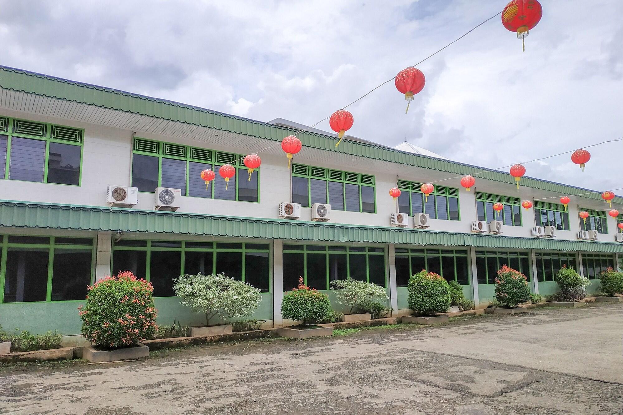 Varios OYO 3098 Hotel Sahabat Baru