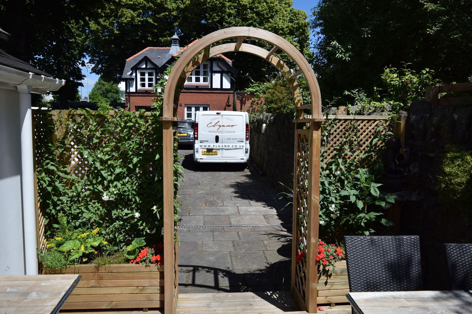 Vista Exterior Elgano Hotel