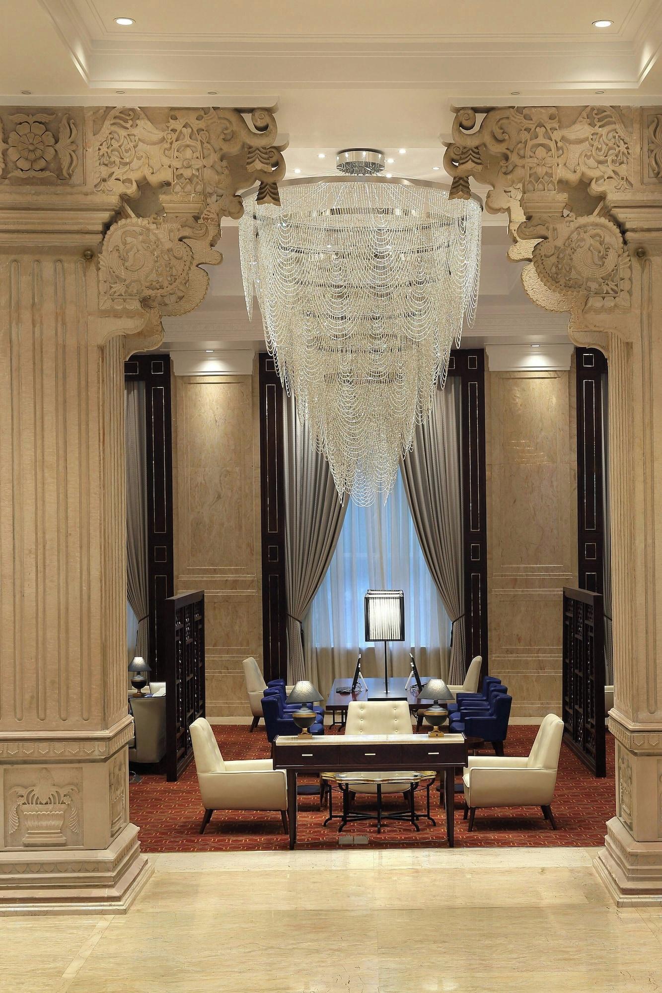 Vista Lobby Sheraton Grand Pune Bund Garden Hotel