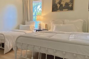 Alquiler Vacacional - Beautiful beach cottage 1/2 mile to the Sandy Shore!