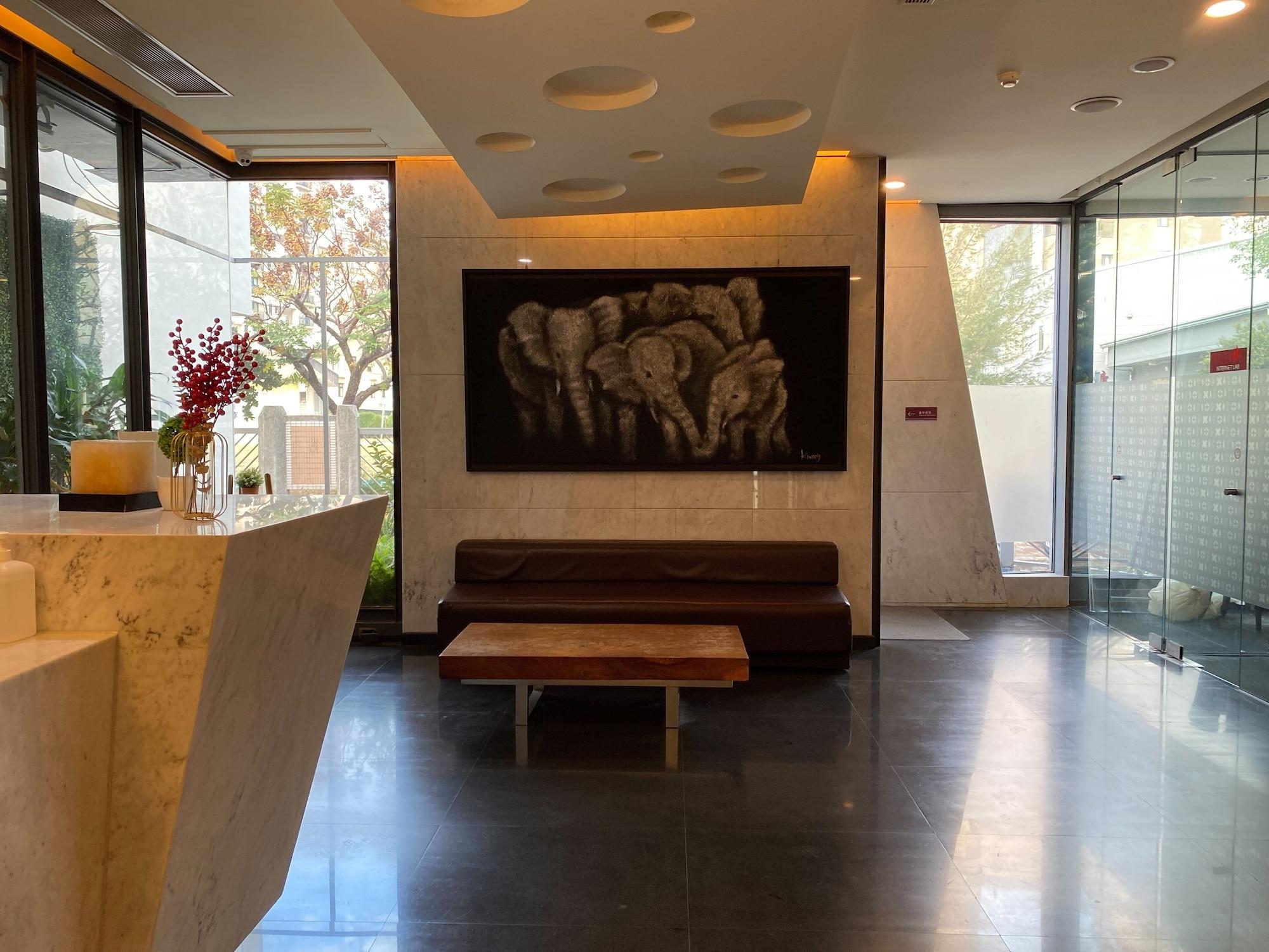 Vista Lobby The Galerie Hotel