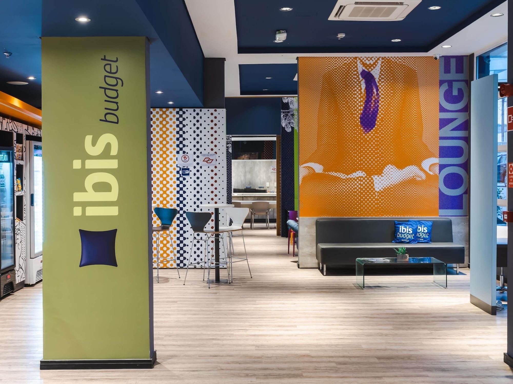 Bar/Salón Ibis Budget Pindamonhangaba