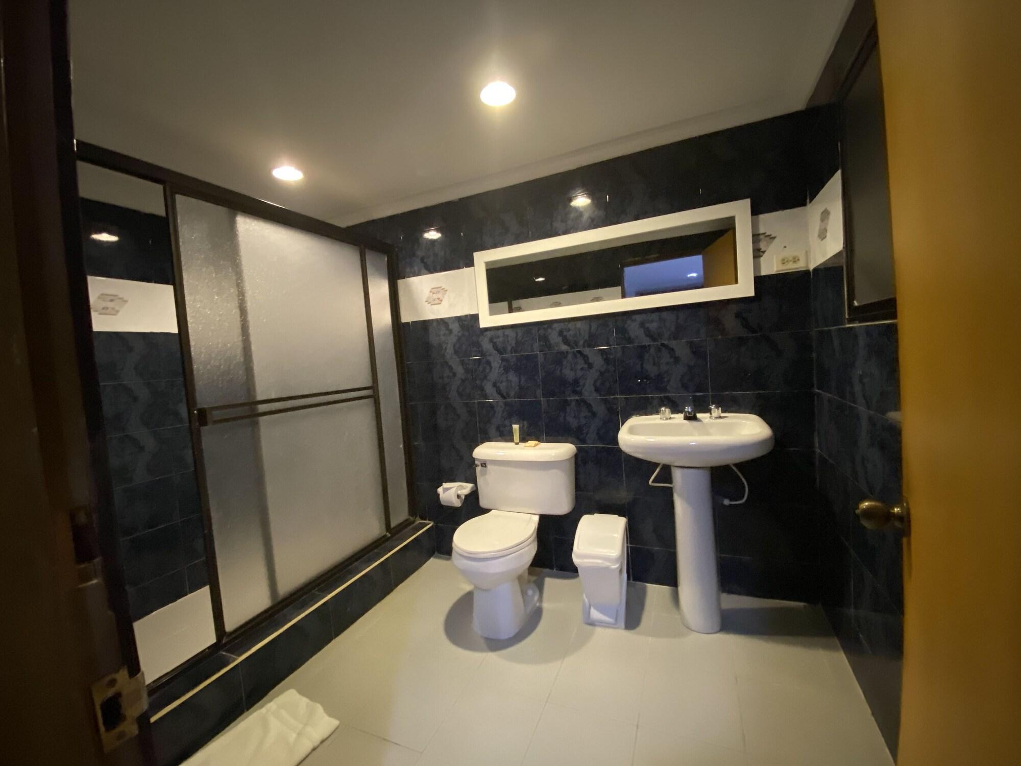 Equipamiento de Habitación Hotel Puerta de Oro