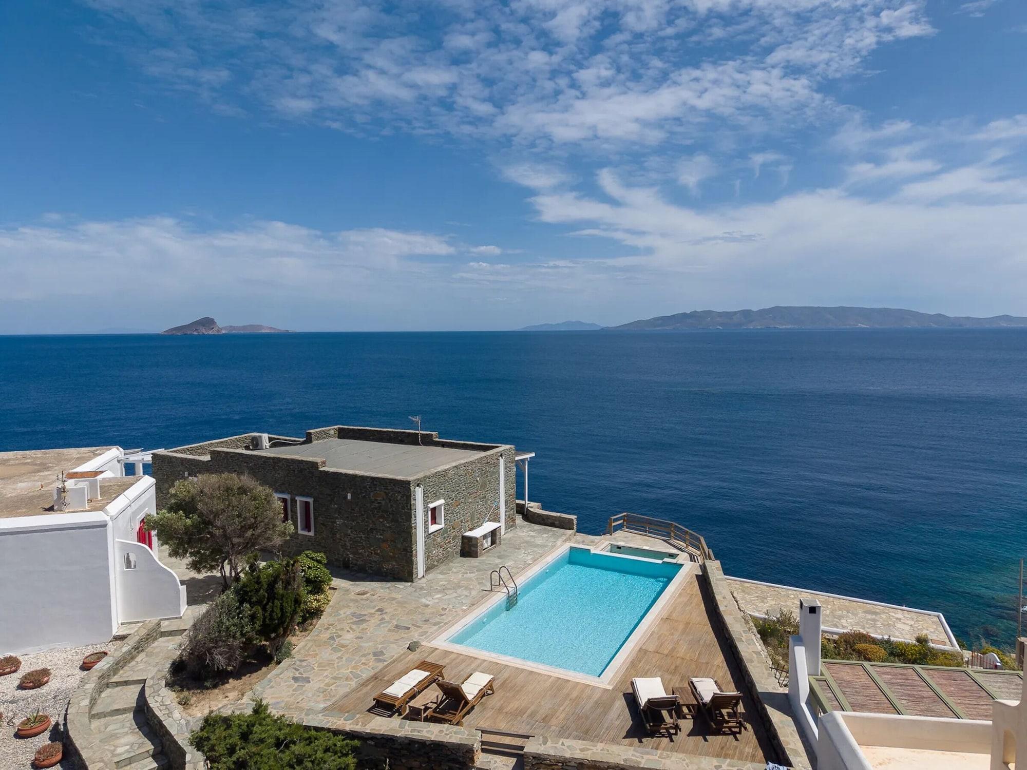 Vista Piscina Nalo Suites & Villas