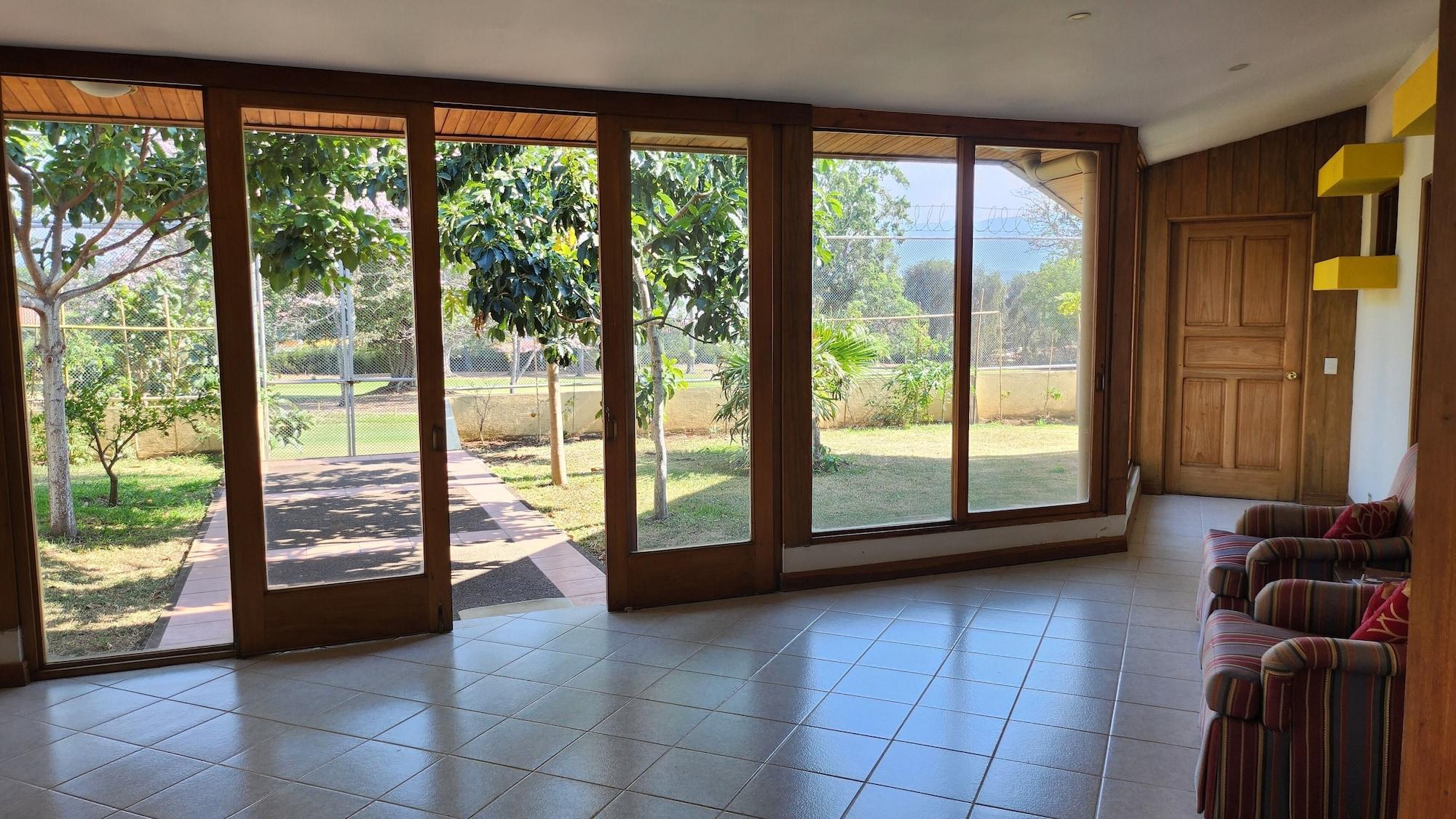 Comodidades del Alojamiento La Casa de Cariari Al Golf