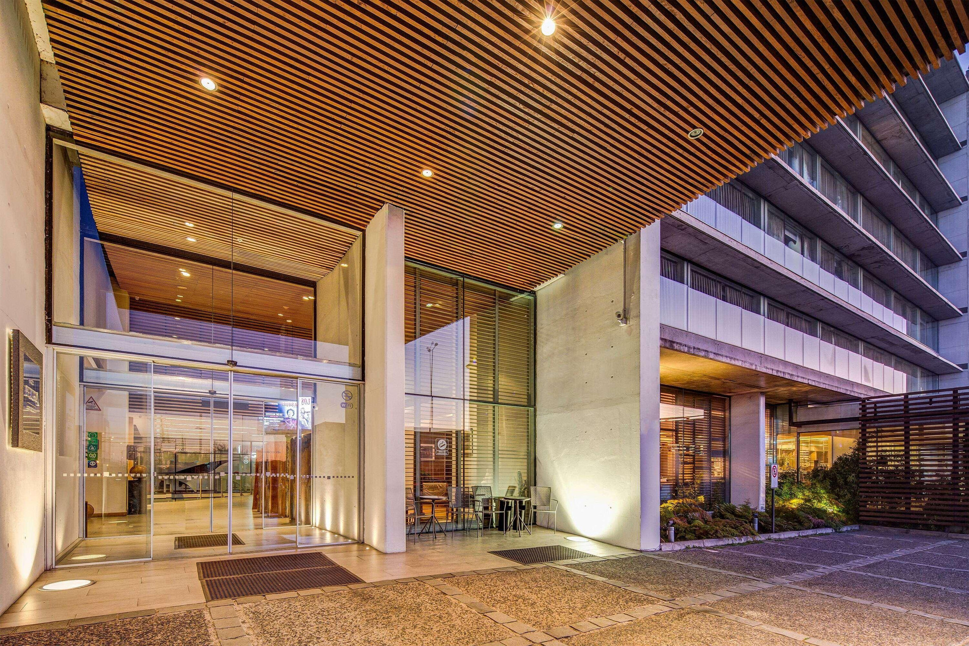 Vista Exterior Wyndham Concepcion Pettra