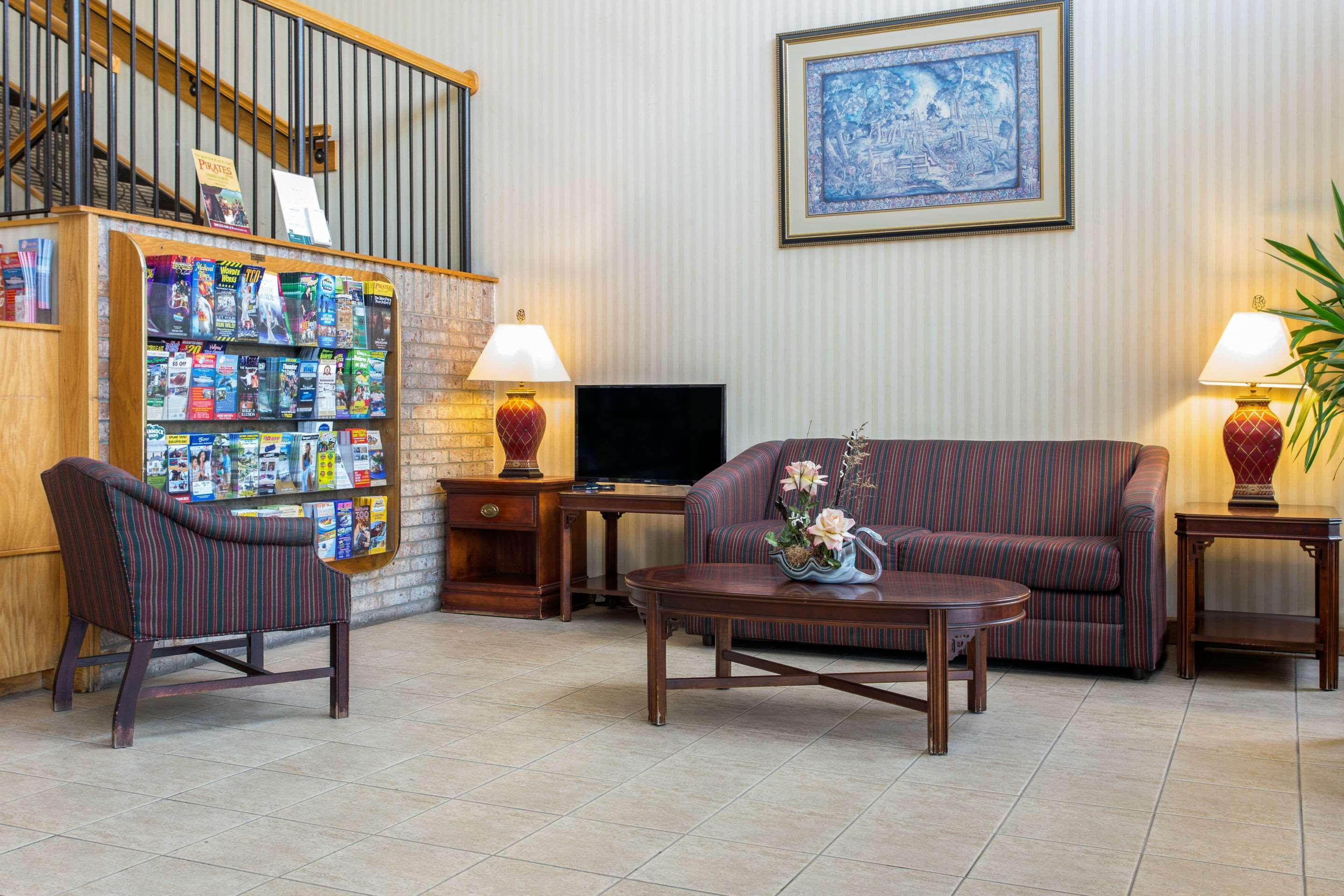 Vista Lobby Quality Inn Surfside Myrtle Beach