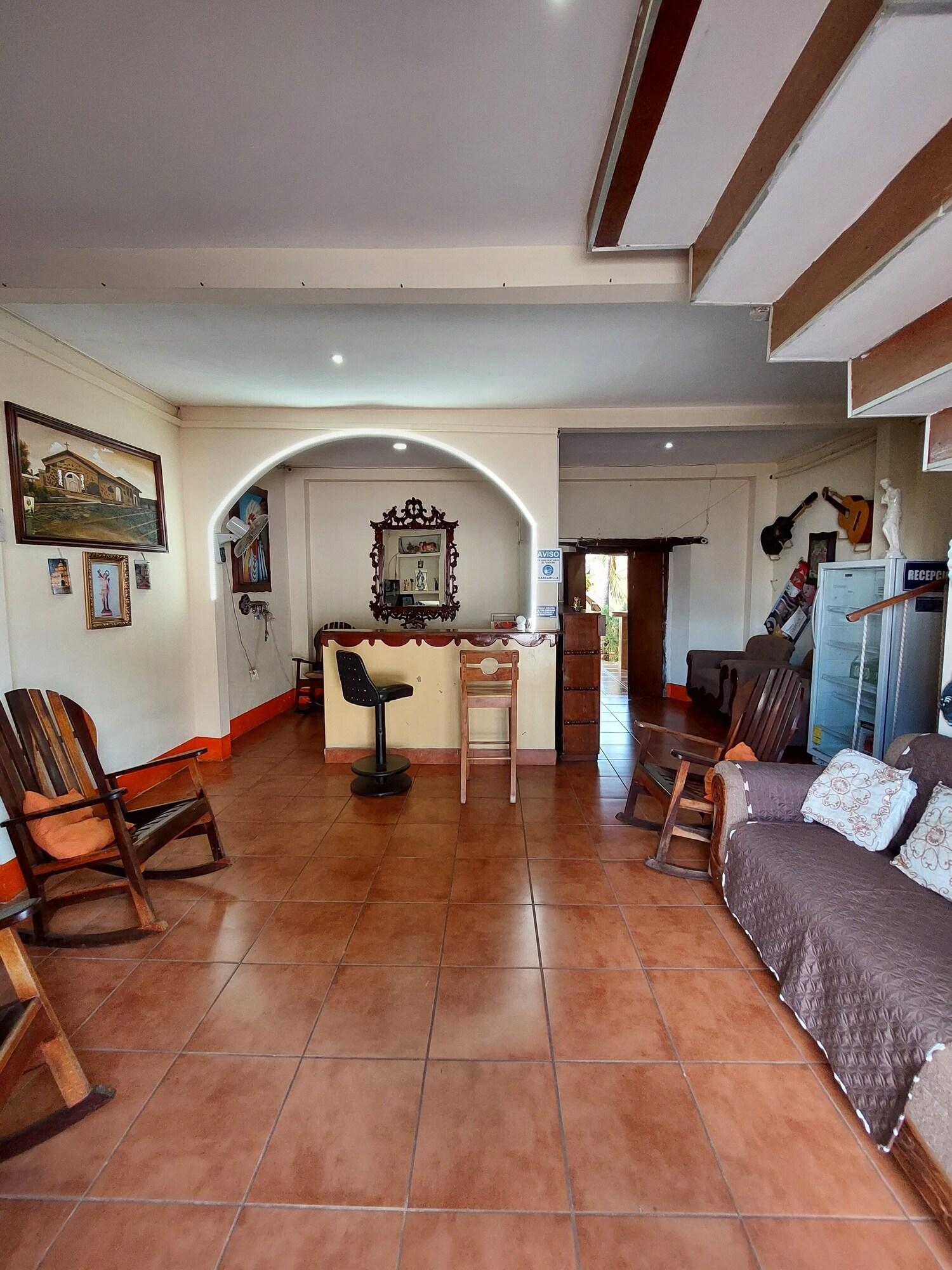 Vista Lobby Hostal Ruinas de San Sebastian - Hostel