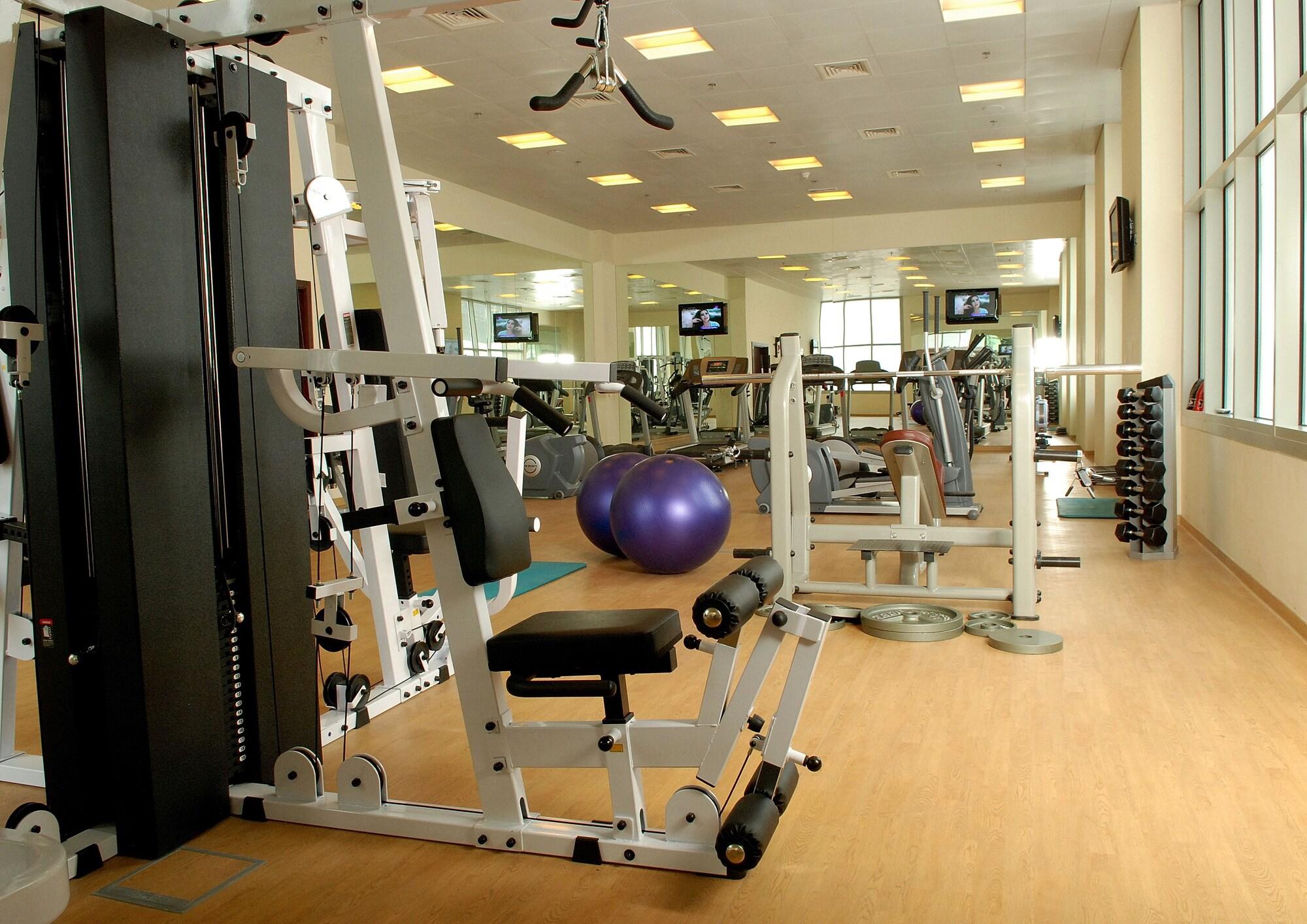 Gimnasio Oaks Liwa Heights Suites