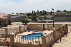 Alojamiento - Texas Inn and Suites at La Joya