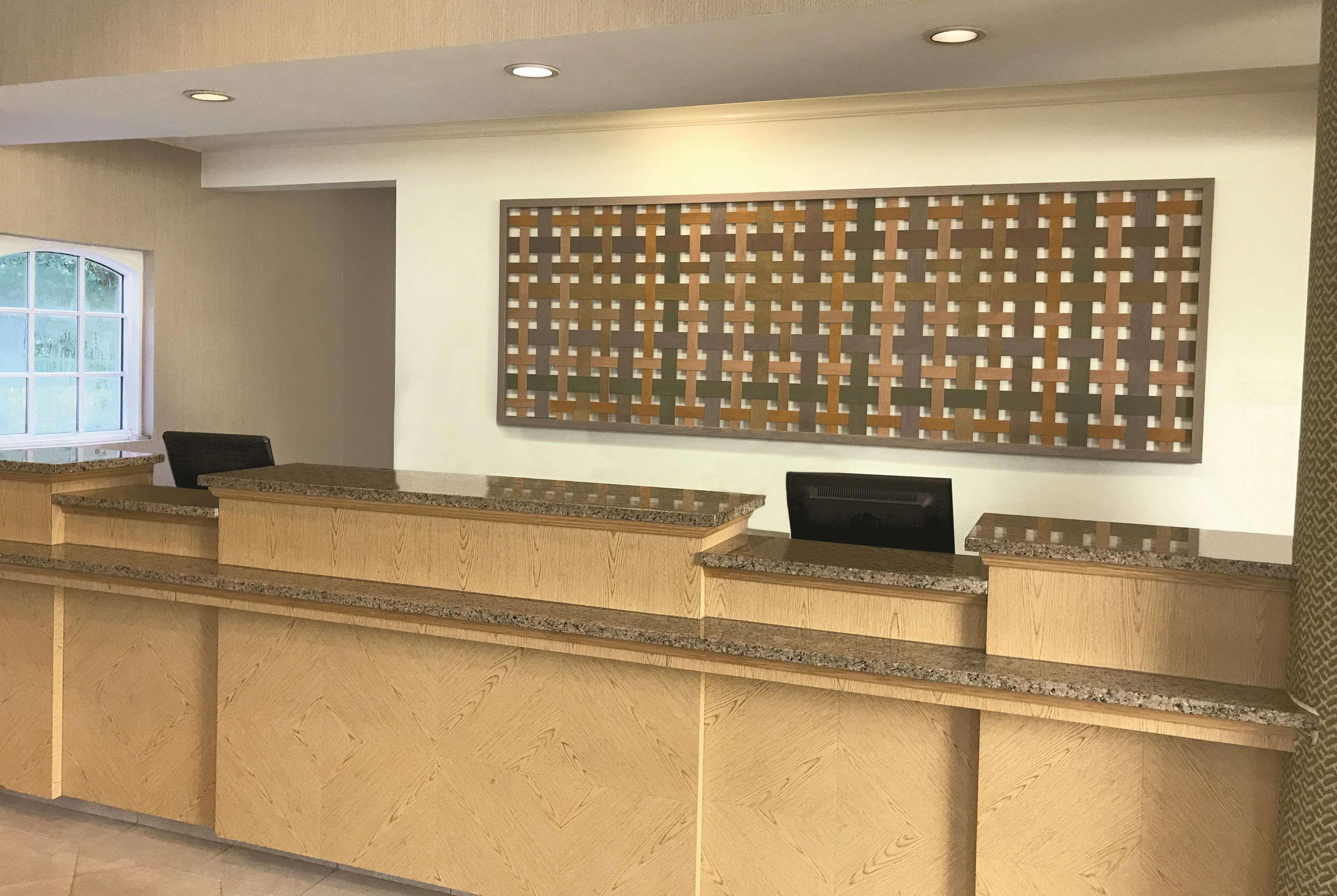 Vista Lobby La Quinta by Wyndham Ft. Lauderdale Airport