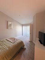 Alquiler Vacacional - Wonderful 1-bed double room with en-suite - Female Only