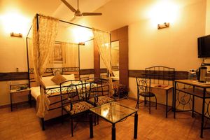 Alojamiento - Jullundur Hotel