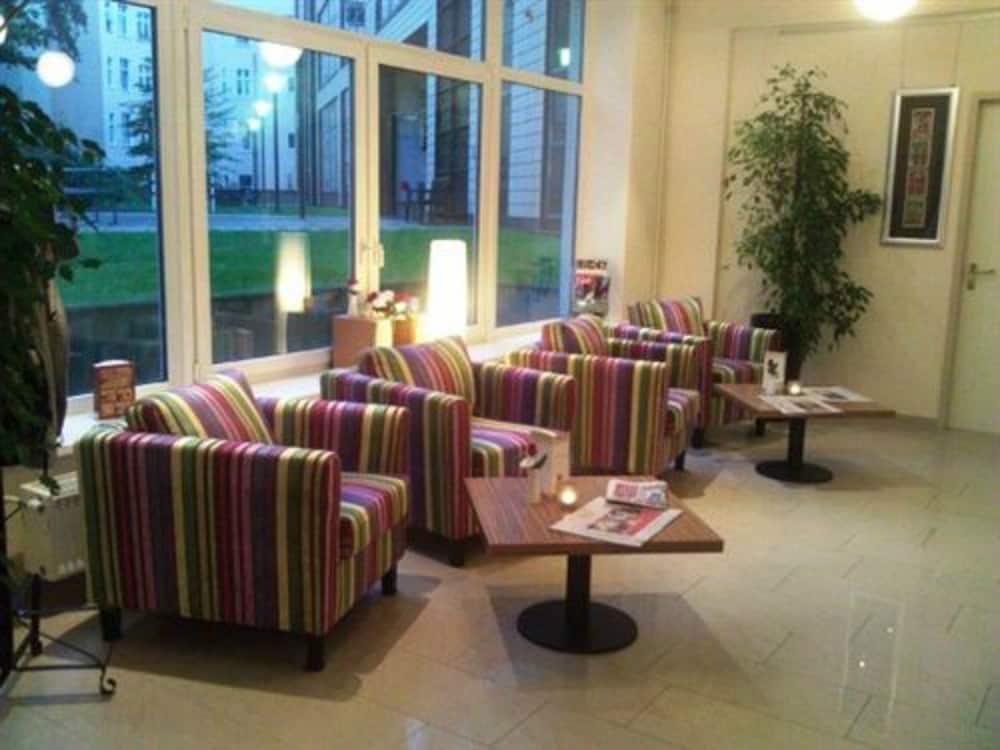 Vista Lobby Nu Wave Hotel - Digital Access 2025