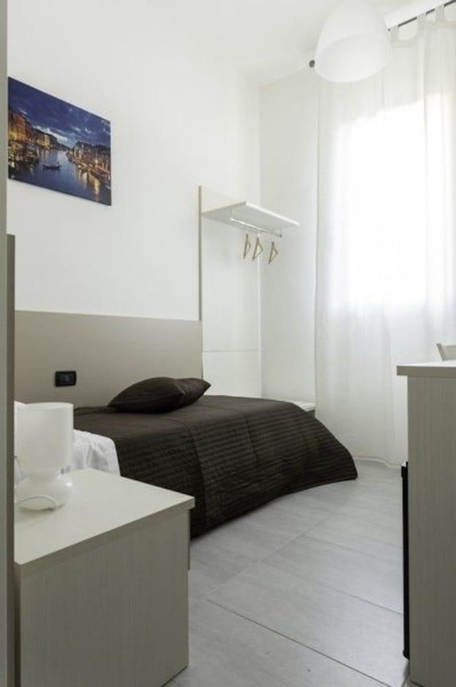 Hotel Easy Venice Room