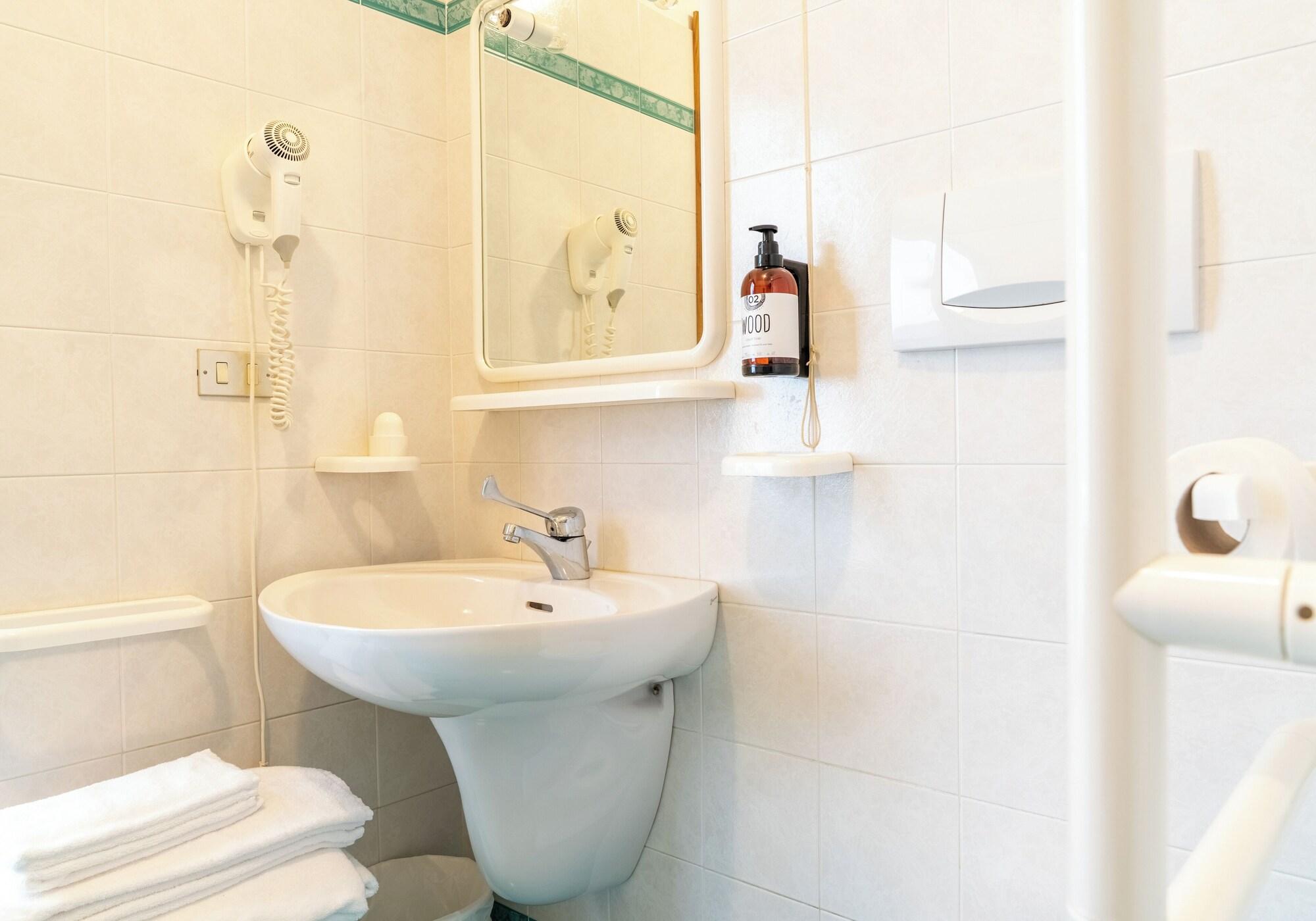 Equipamiento de Habitación Enrosadira