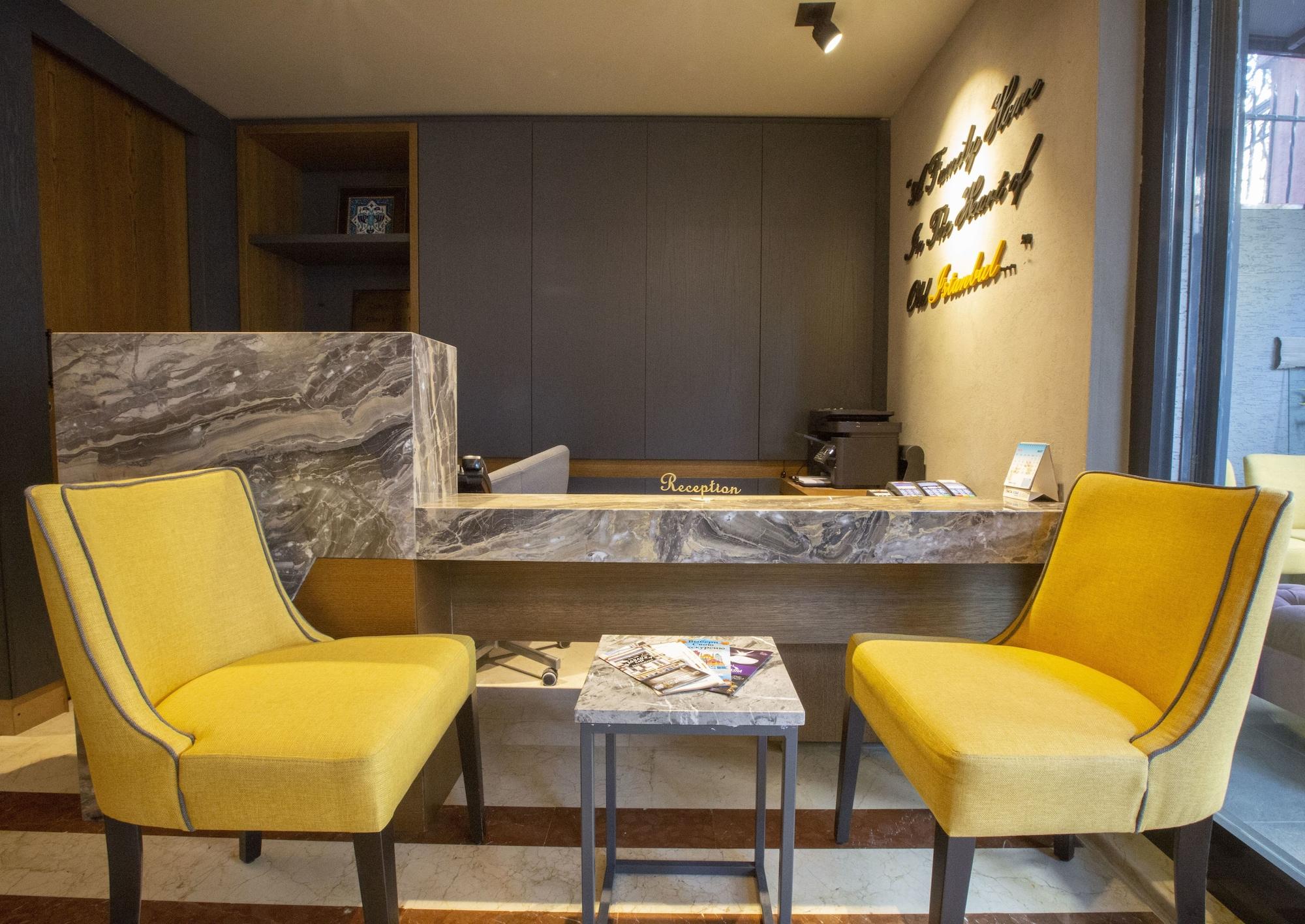 Vista Lobby Seraglio Hotel & Suites