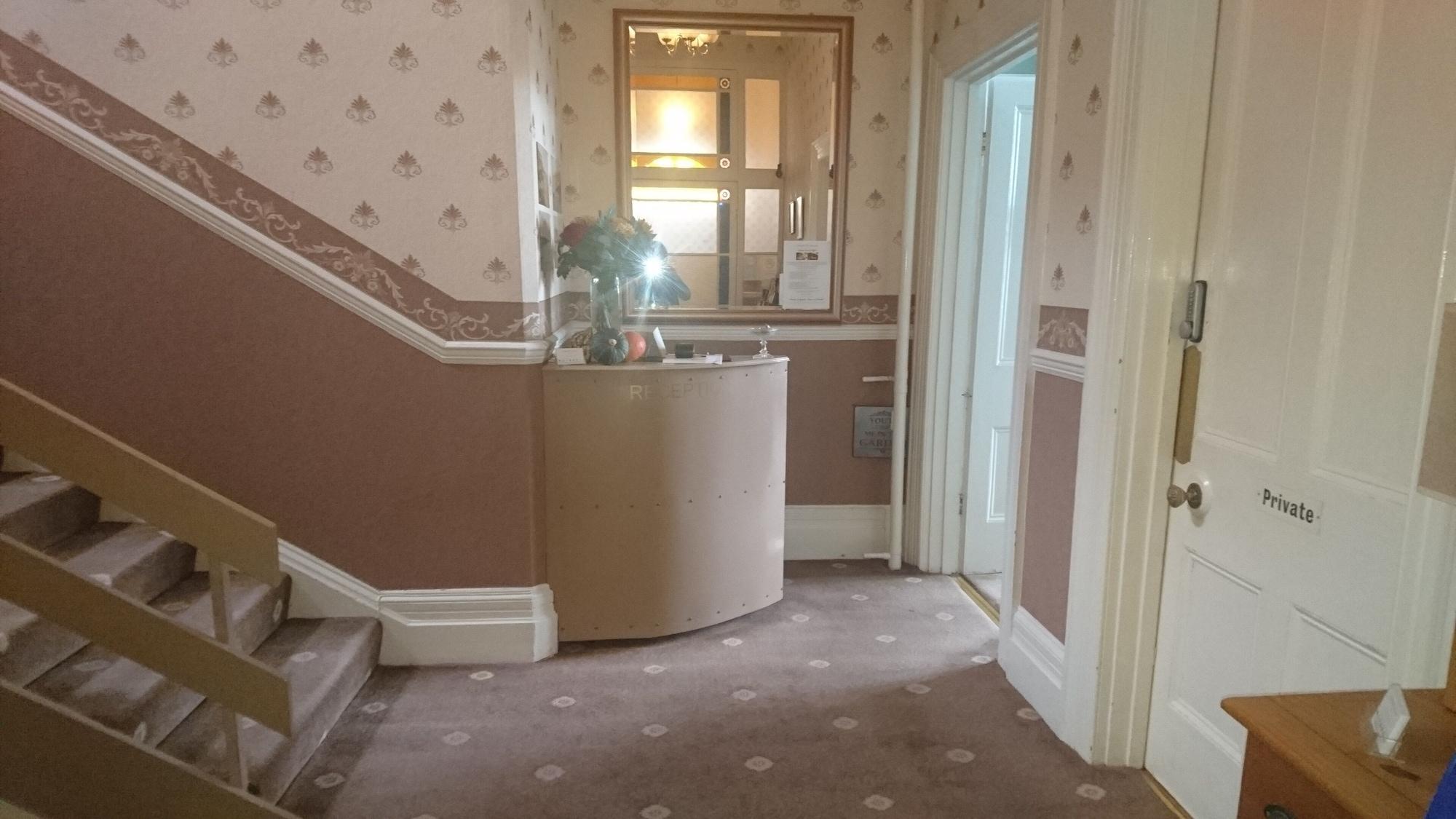 Vista Lobby Heathcliff House, Exclusively for Adults, Free Large Car Park