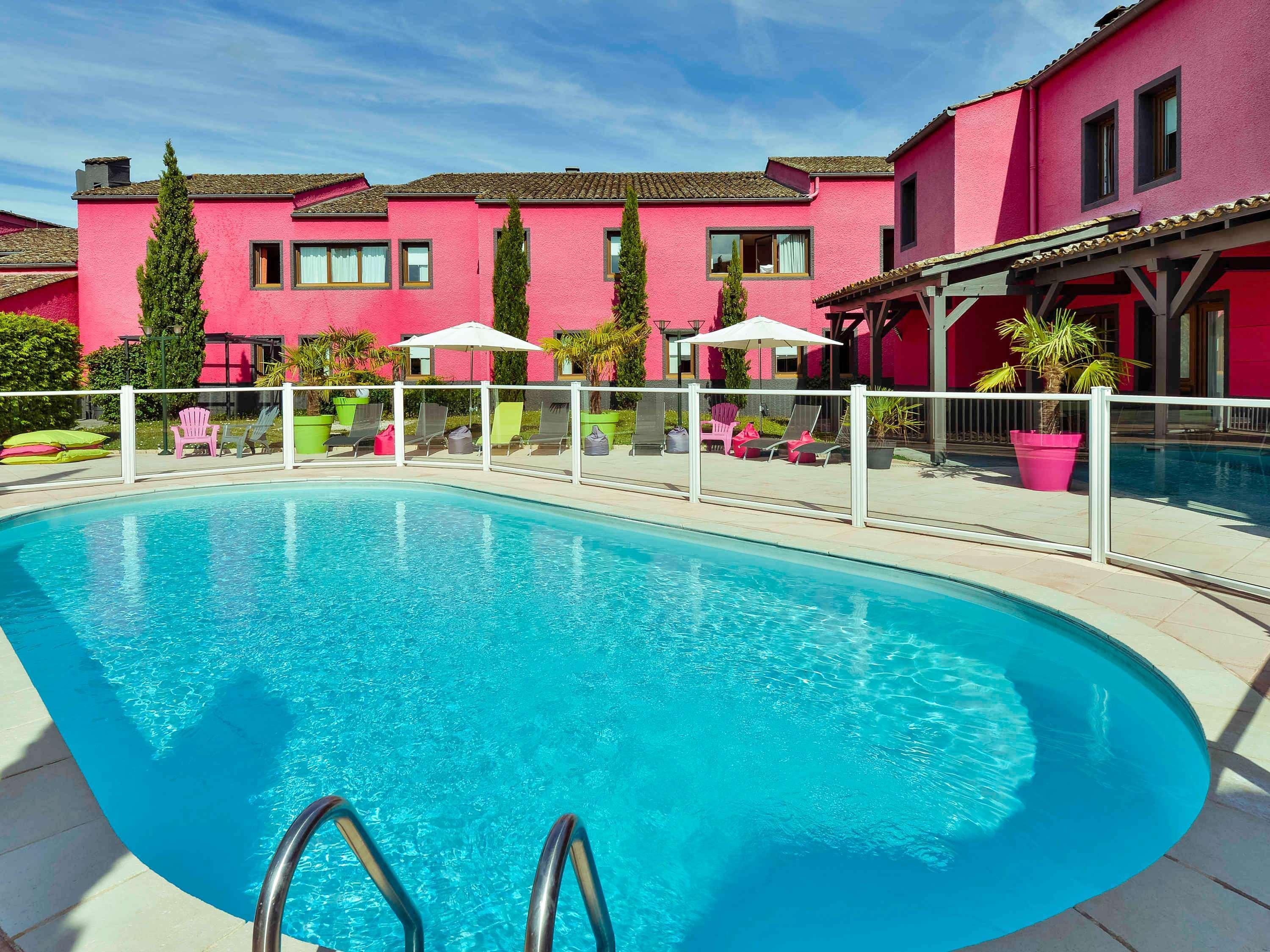 Vista Piscina ibis Macon Sud Crêches