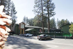 Alojamiento - Big Pines Mountain House
