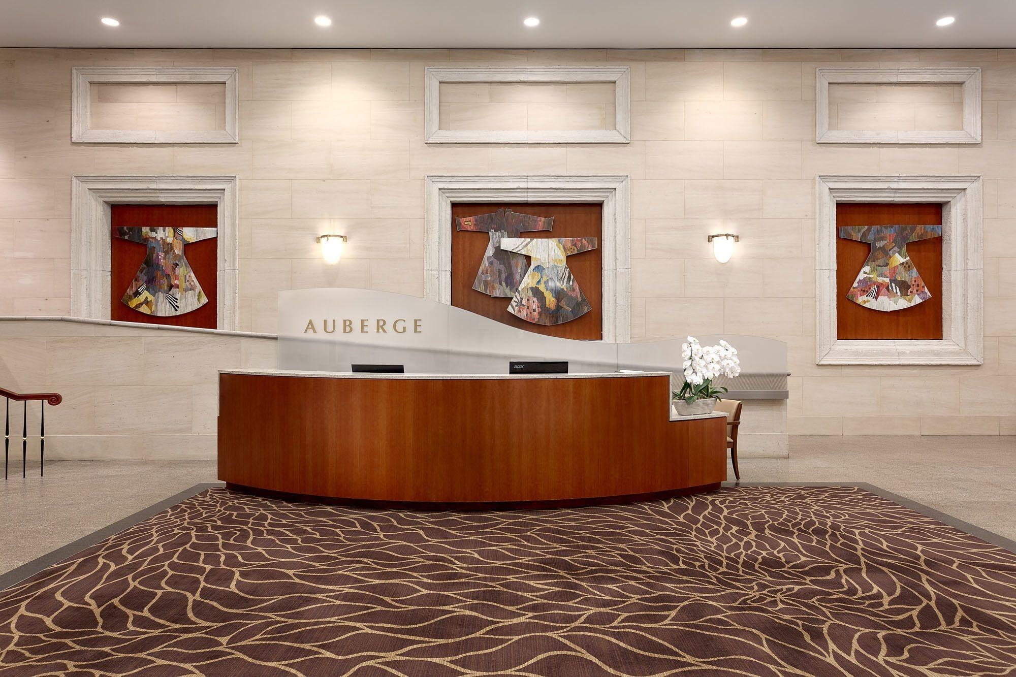 Vista Lobby Auberge Vancouver Hotel