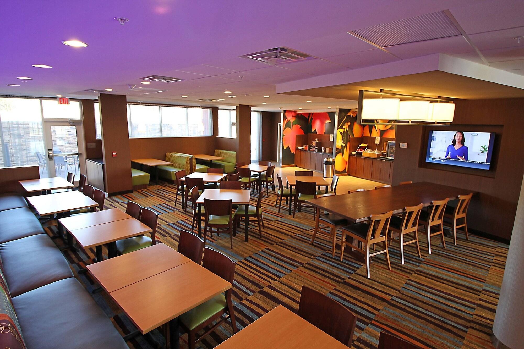 Restaurant Fairfield Inn & Suites by Marriott London
