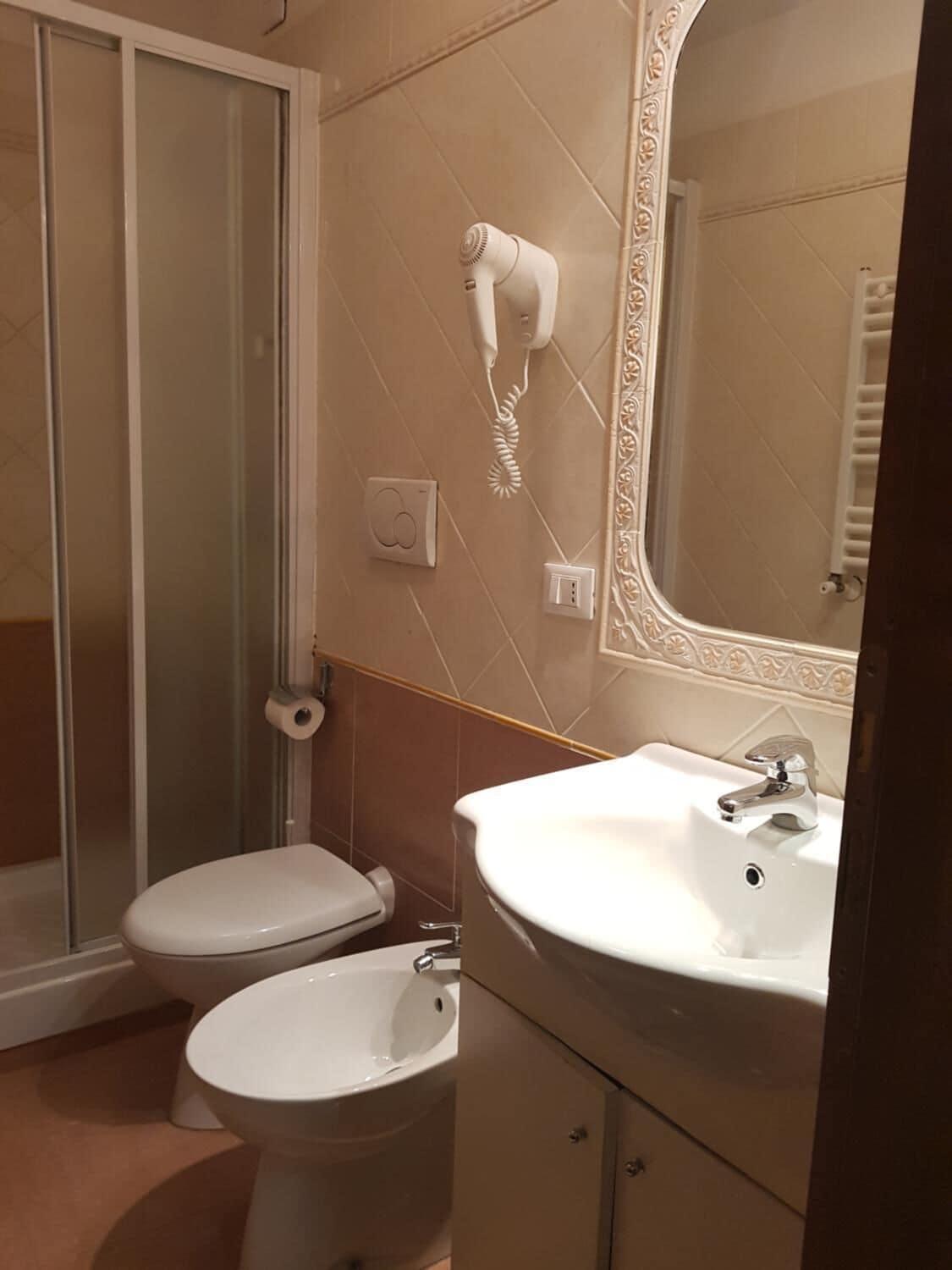 Equipamiento de Habitación Rudy Center