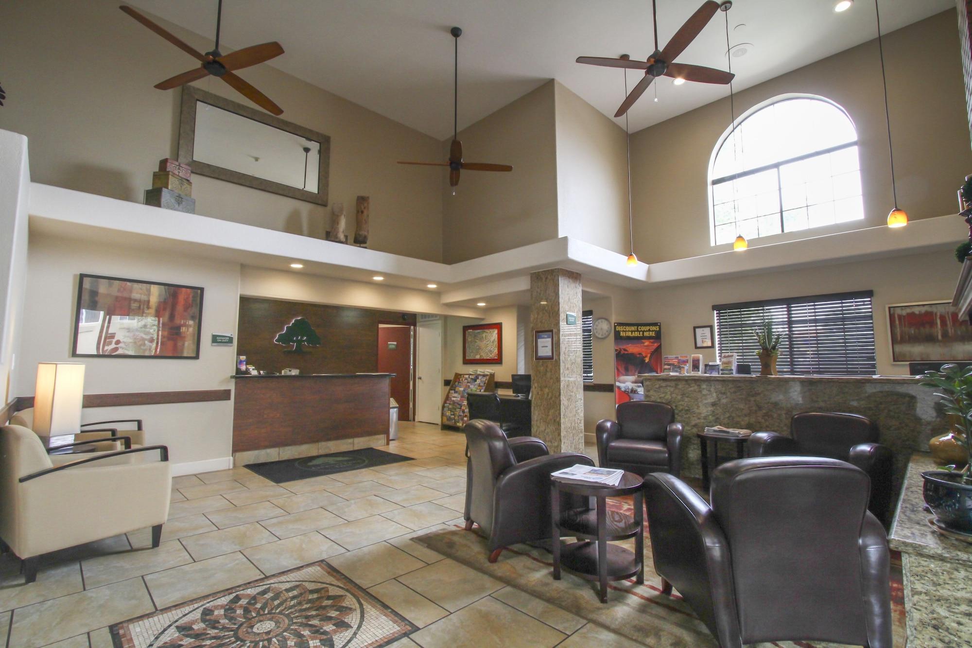 Vista Lobby GreenTree Inn Flagstaff