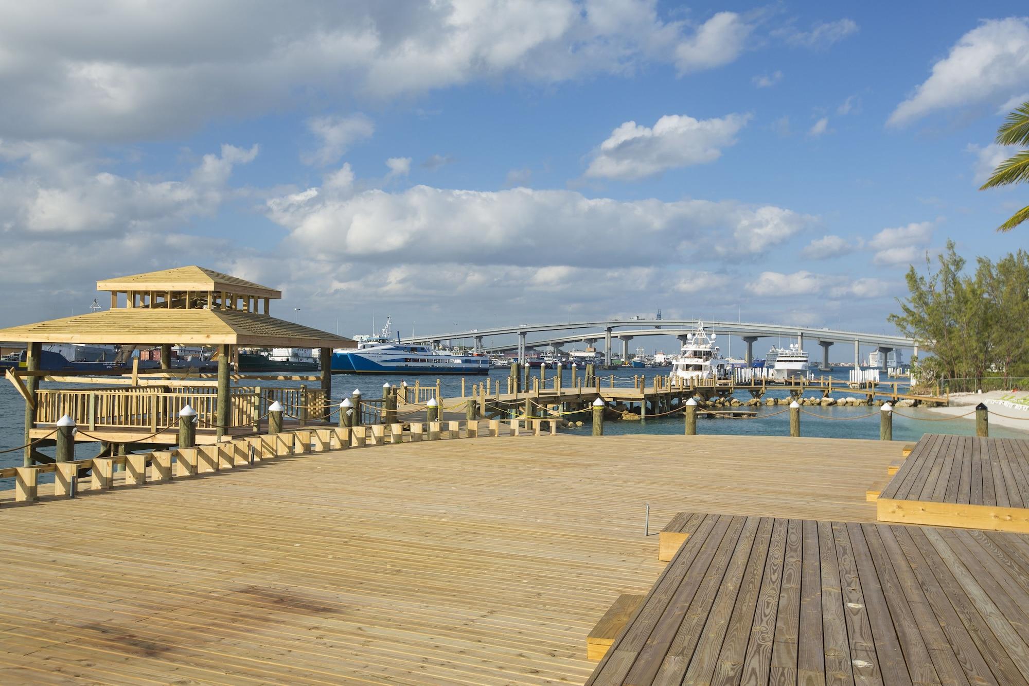 Vista Exterior Warwick Paradise Island- All Inclusive- Adults Only