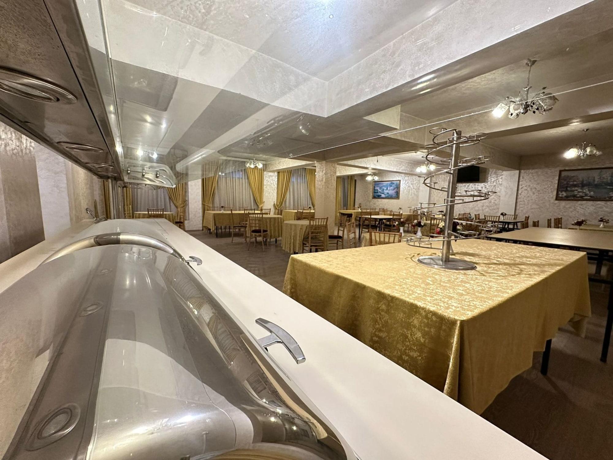 Restaurant The Family Hotel - Free Massage