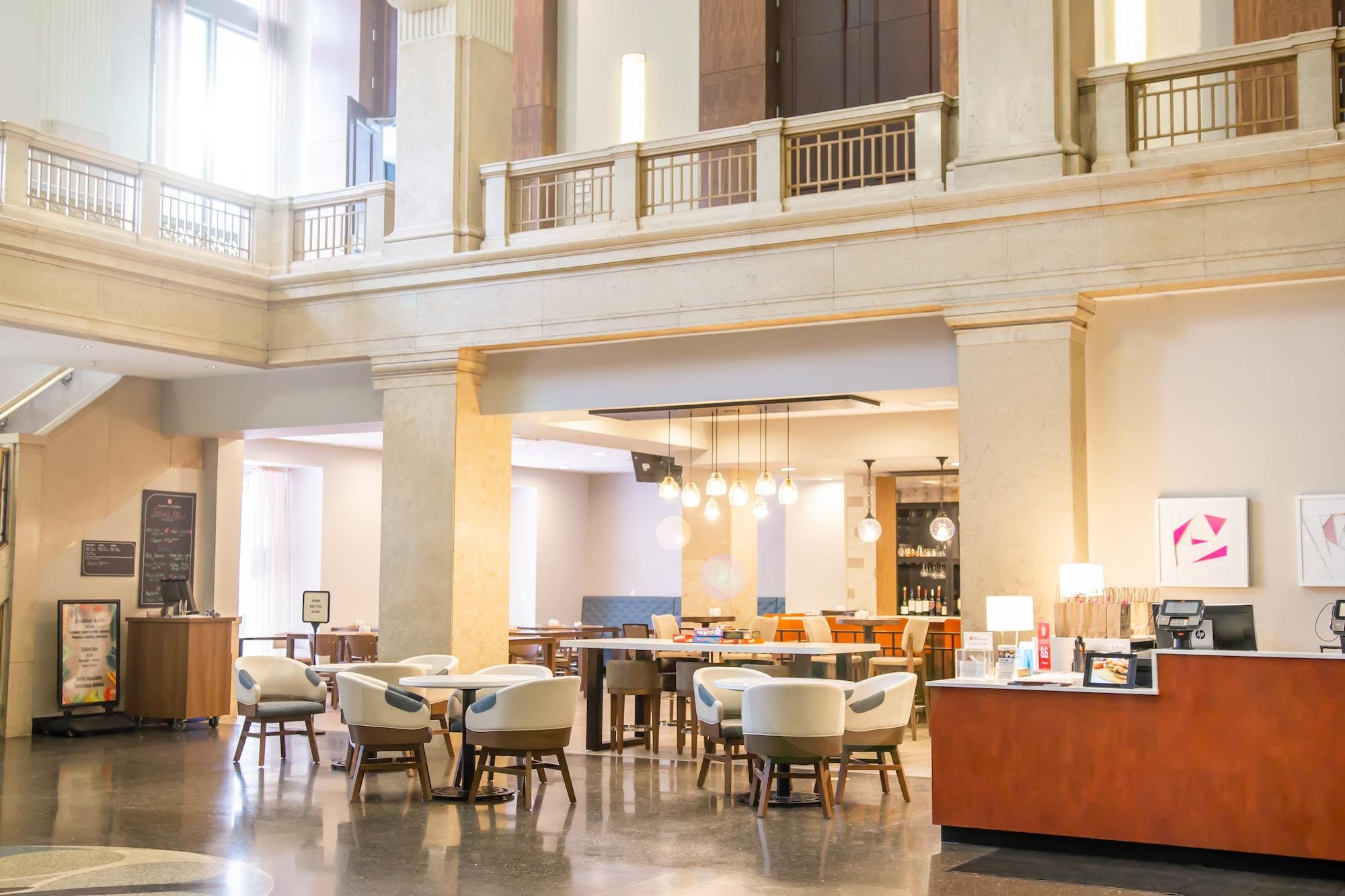 Vista Lobby Hilton Garden Inn Indianapolis Downtown