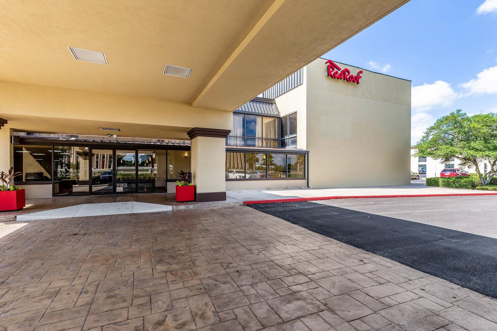 Vista Exterior Red Roof Inn PLUS+ & Suites Houston - IAH Airport SW