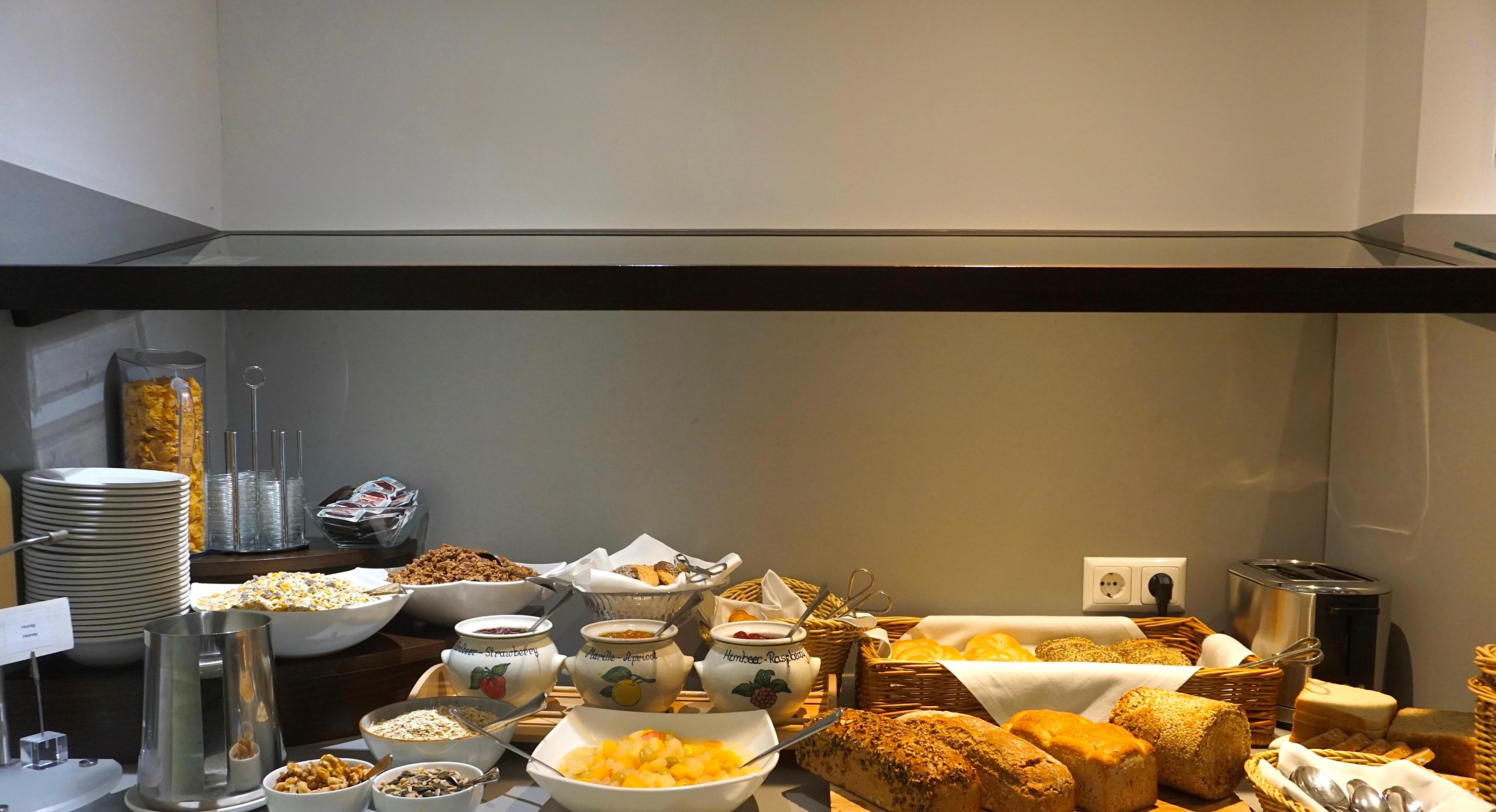 Restaurant Helvetia Hotel Munich City Center