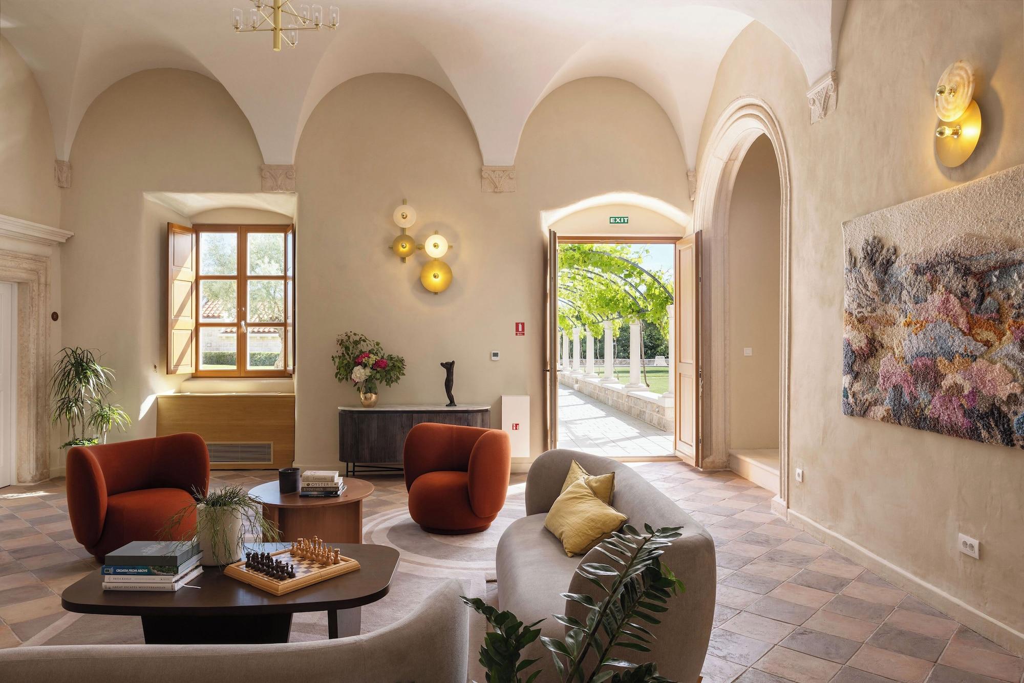 Vista Lobby Palace Natali