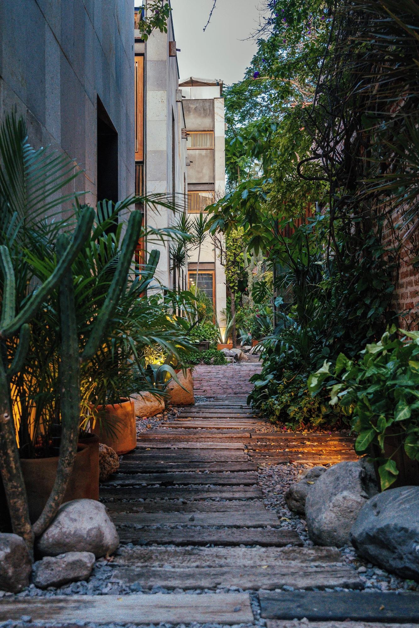 Varios El Recinto Luxury Hotel