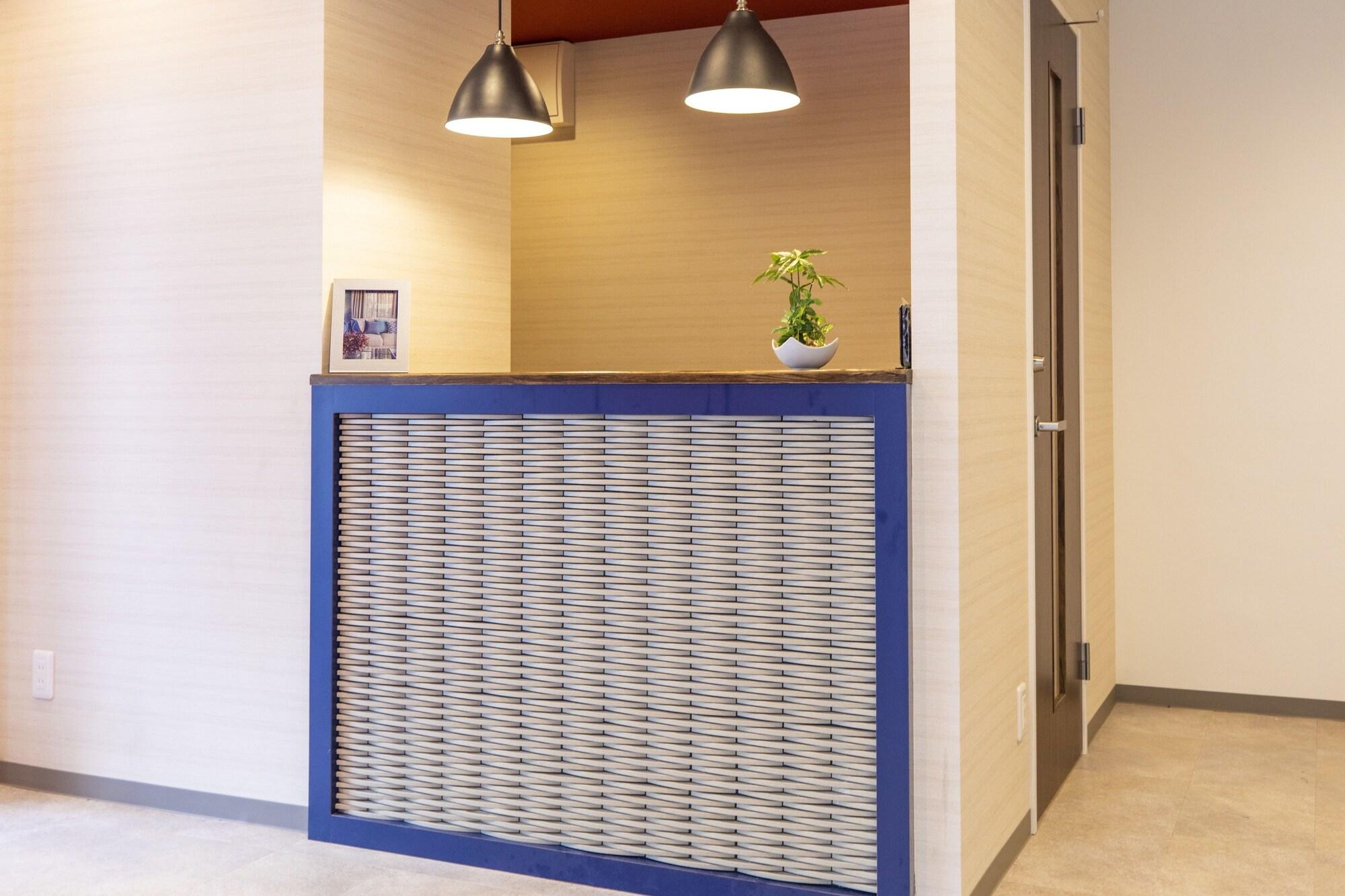 Vista Lobby Mr.KINJO in Color'z Ciizi