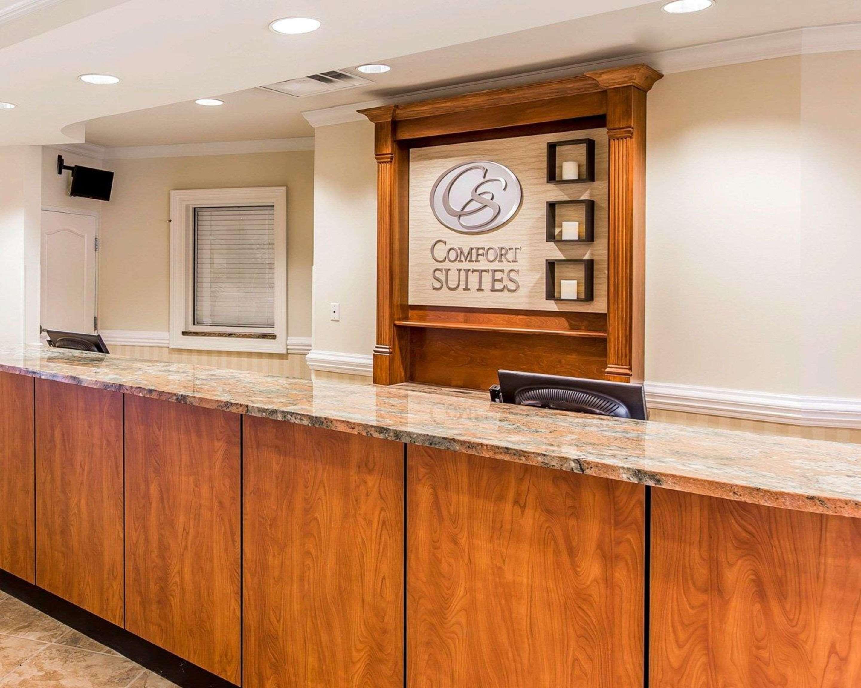 Vista Lobby Comfort Suites