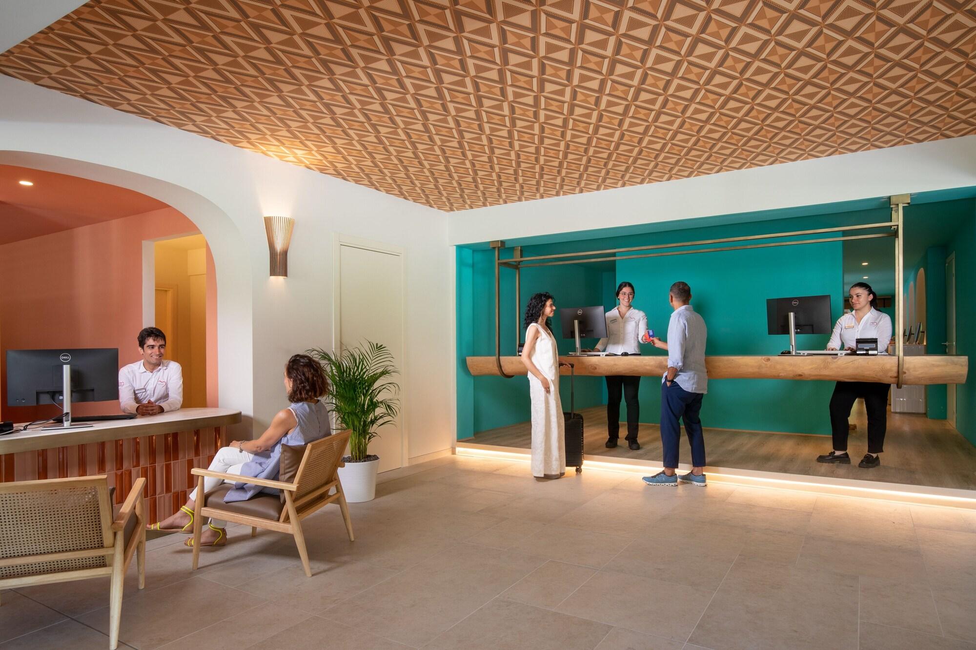 Vista Lobby VOI Tanka Selected