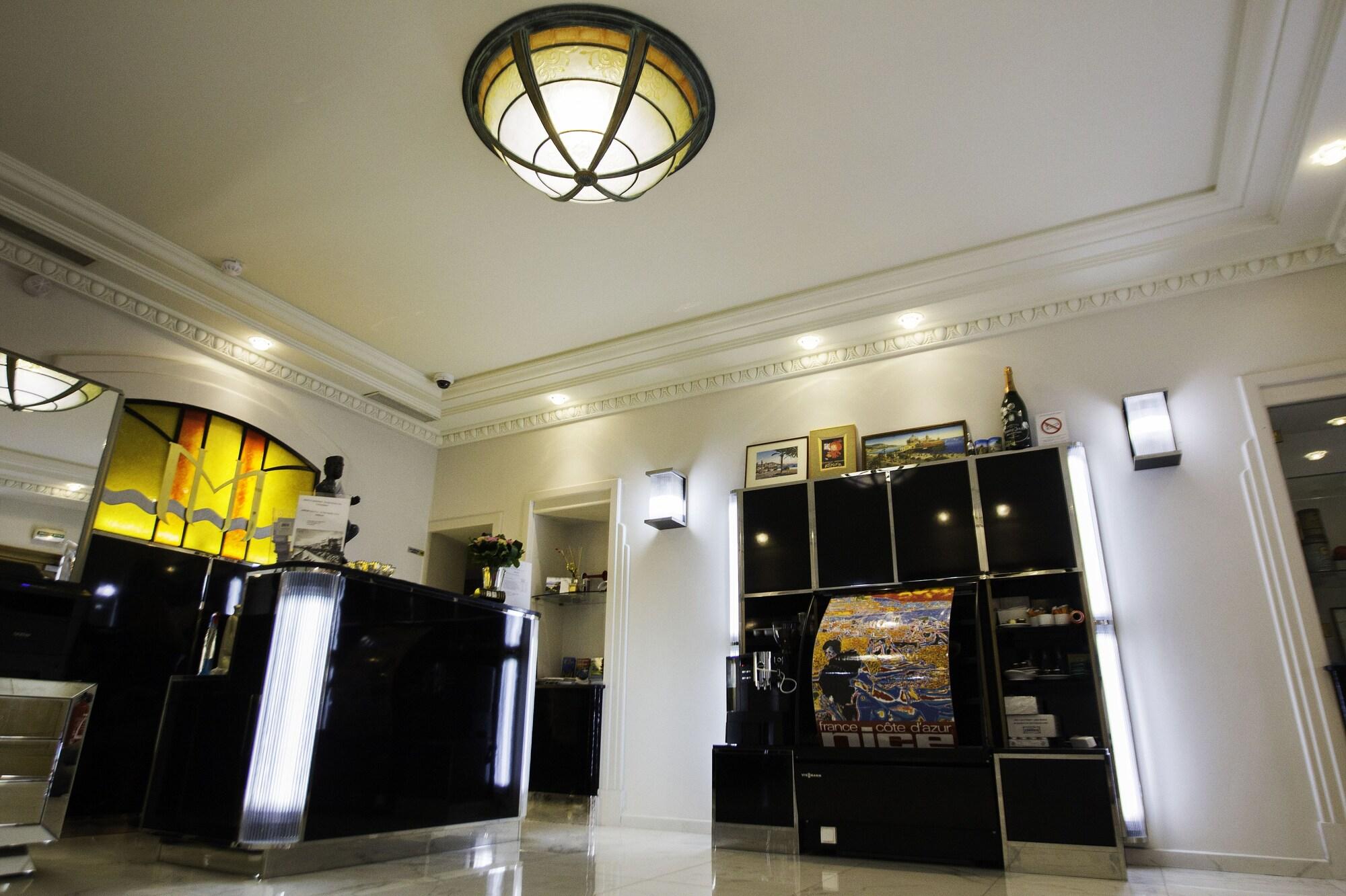 Vista Lobby Le Meurice