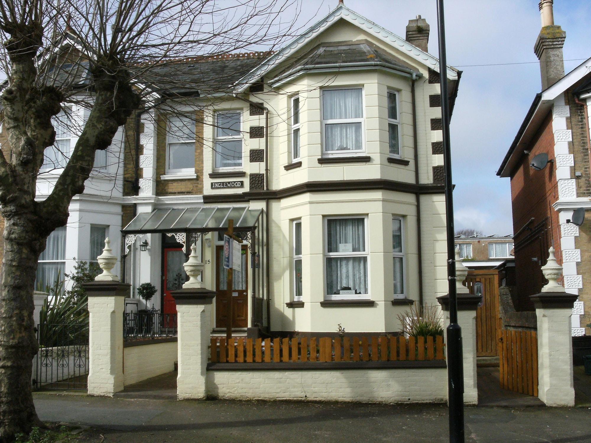 Varios Inglewood Guesthouse