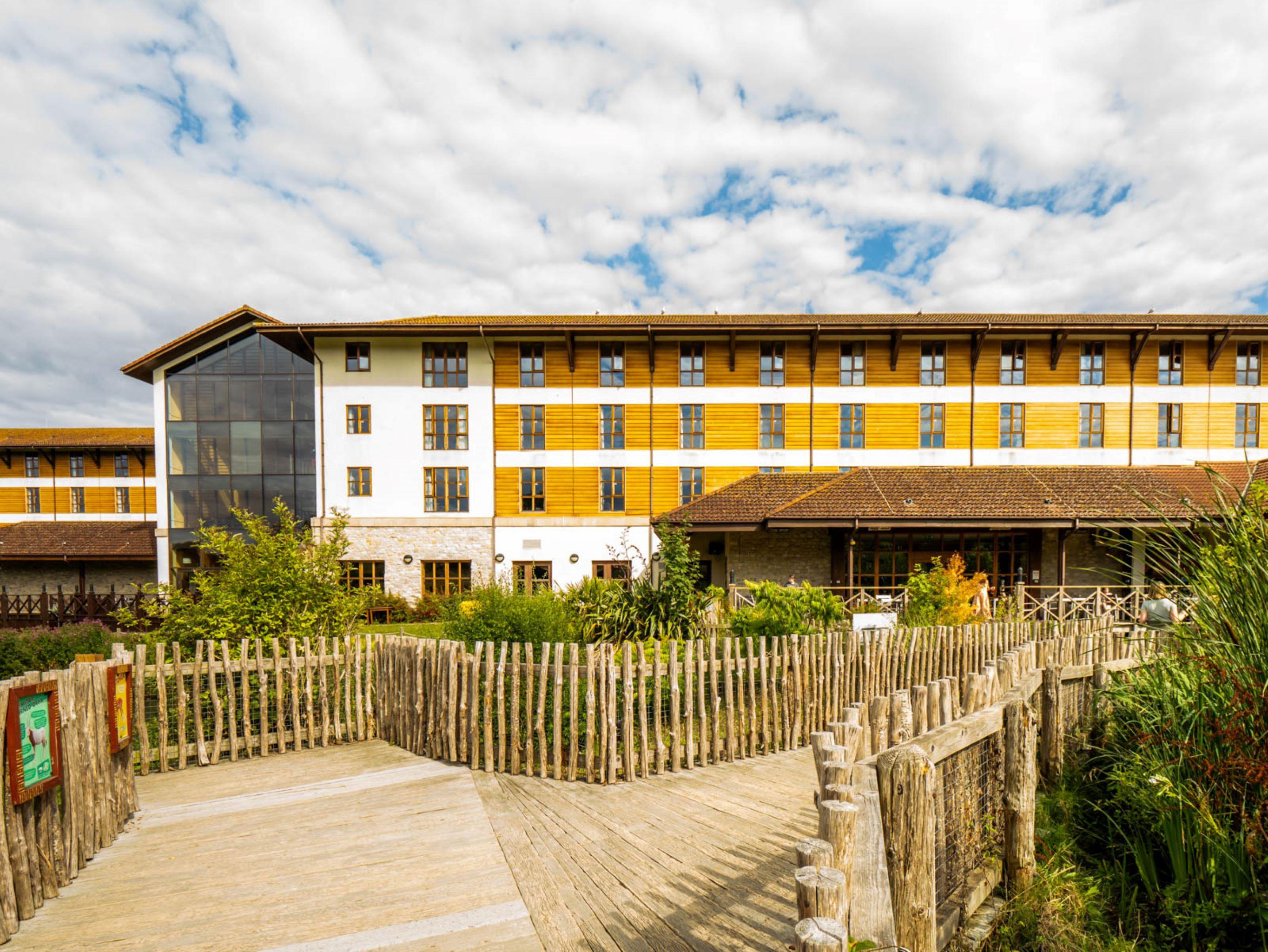 Vista Exterior Chessington Resort Hotel