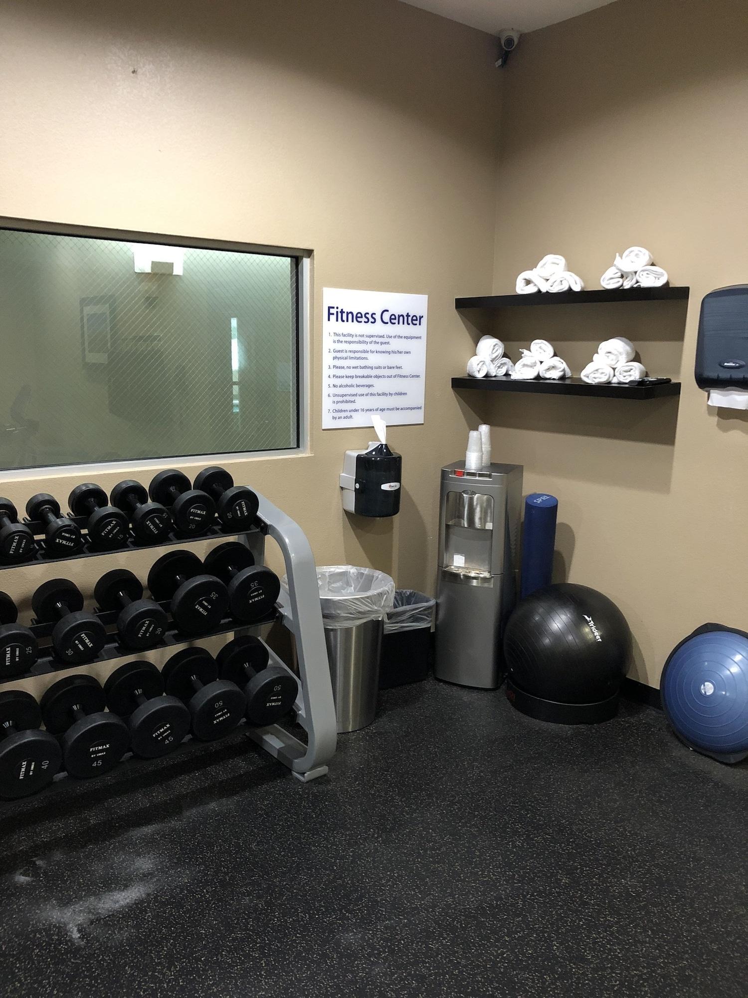 Gimnasio Holiday Inn Express & Suites North Dallas at Preston by IHG