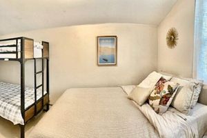 Alquiler Vacacional - 6 bedroom modern West Vail Home w/2 large decks, 300 yds from Vail free shuttle