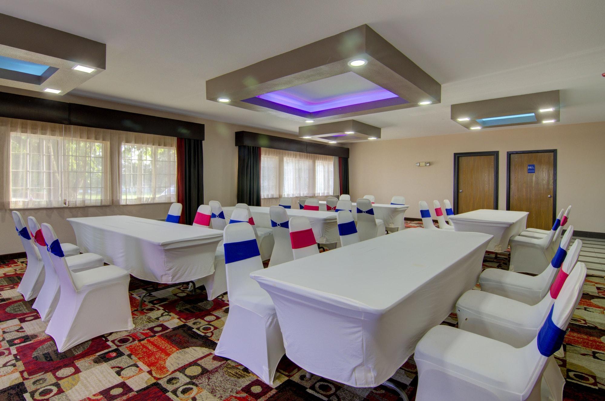 Sala de Reuniones Westbridge Inn & Suites