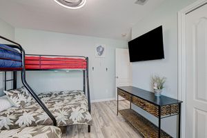 Alquiler Vacacional - Private Cooled Swim Spa! Pets ok, Close to BEACH & Golf Cart Accessible