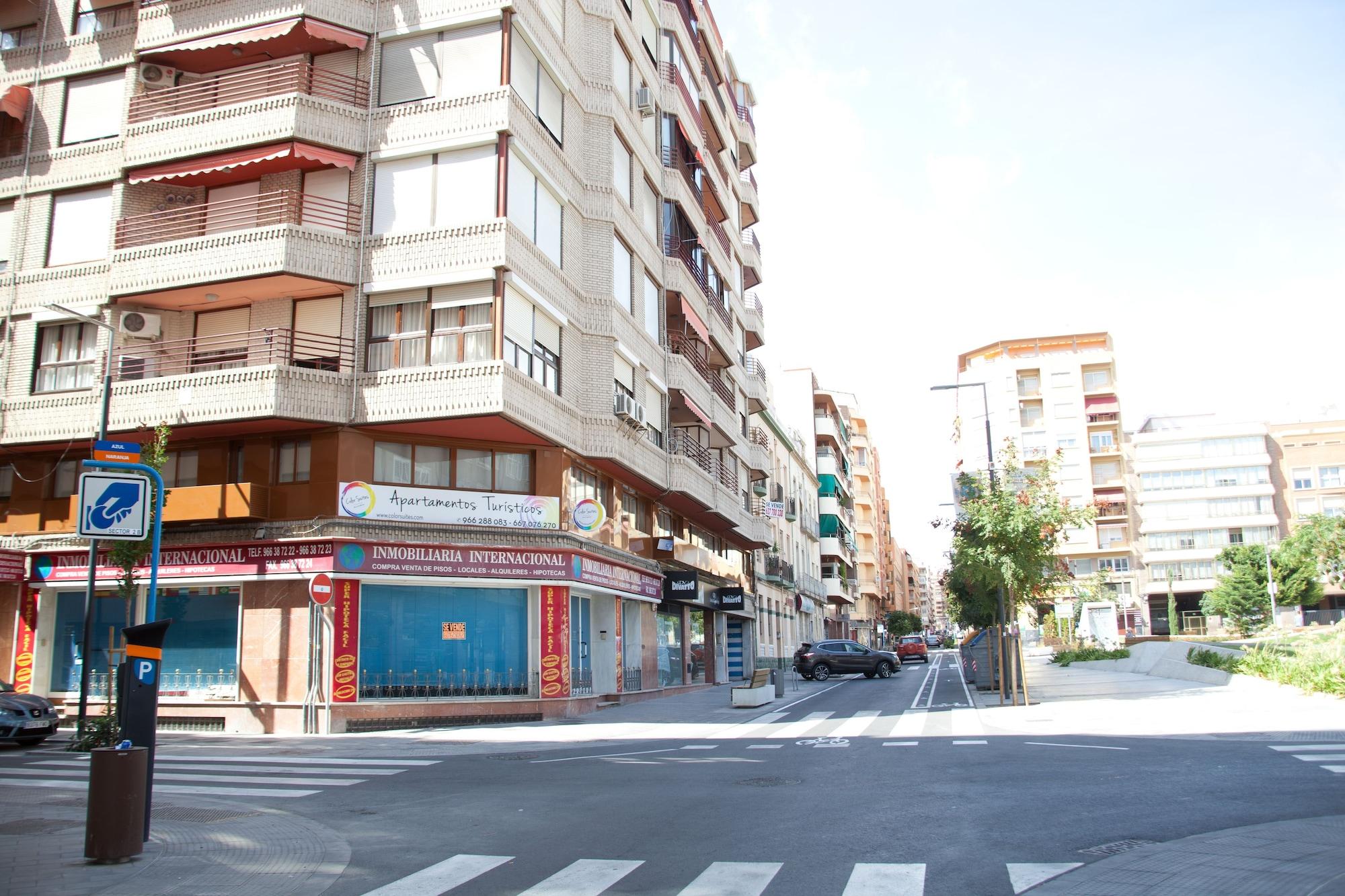 Vista Exterior Color Suites Alicante