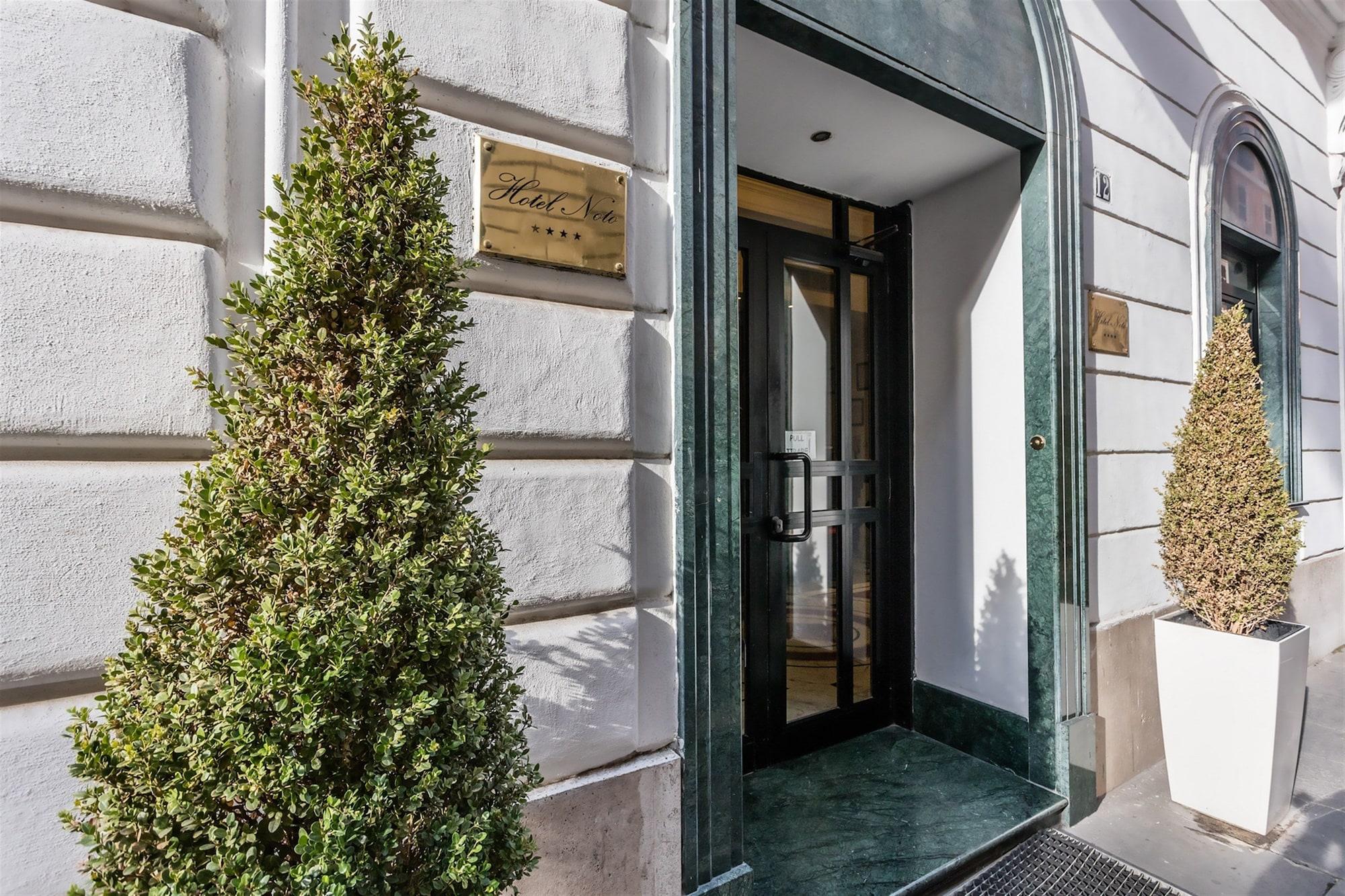 Vista Exterior Raeli Hotel Noto