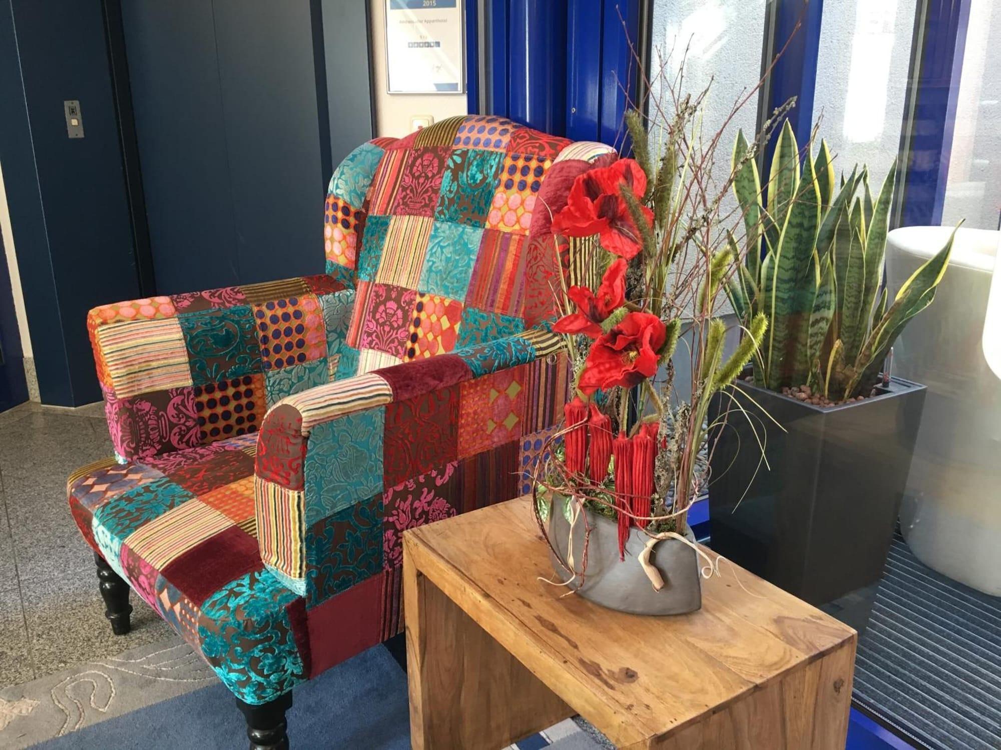 Vista Lobby Ambassador Apparthotel