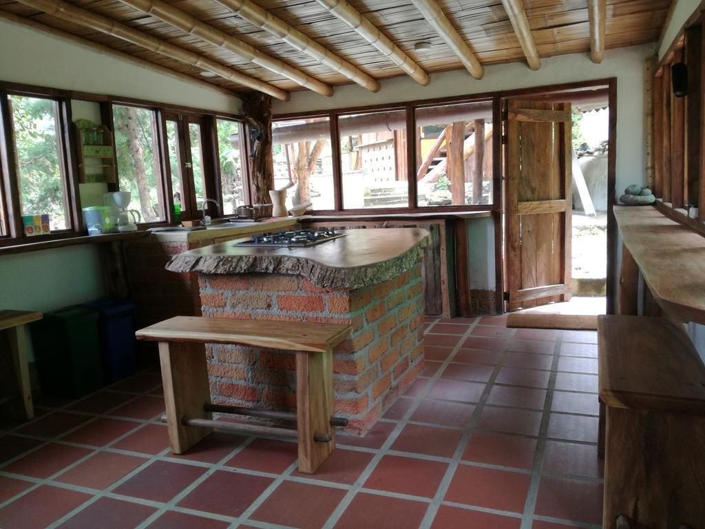 Bar/Salón Ecorefugio Las Mirlas