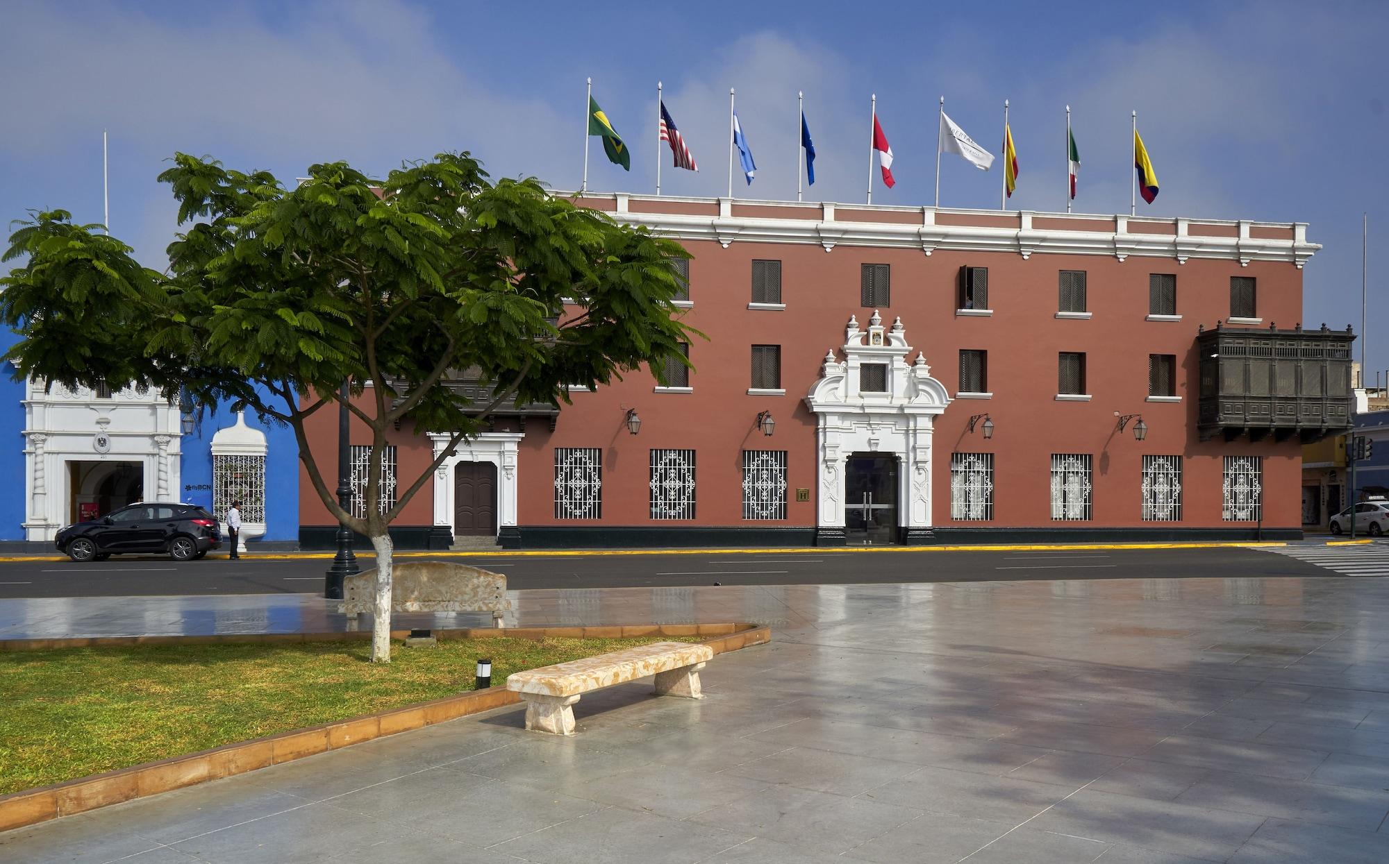 Vista Exterior Costa del Sol Trujillo Centro